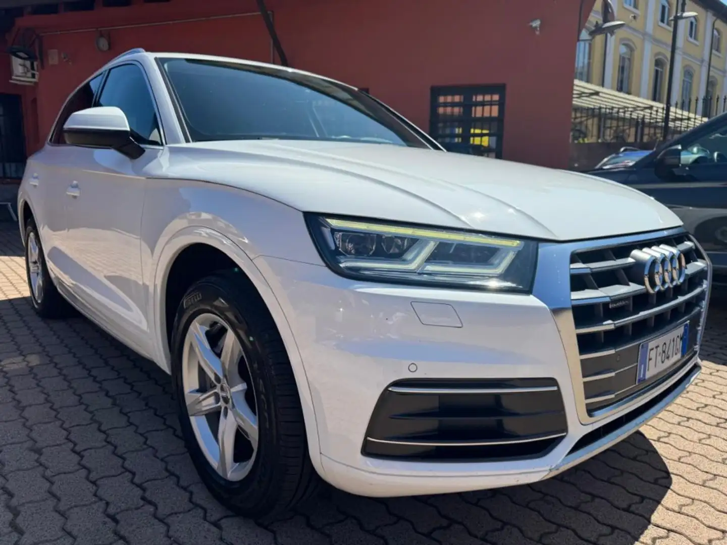 Audi Q5 2.0 TDI 190 CV quattro S tronic Busin.Sport Bianco - 2