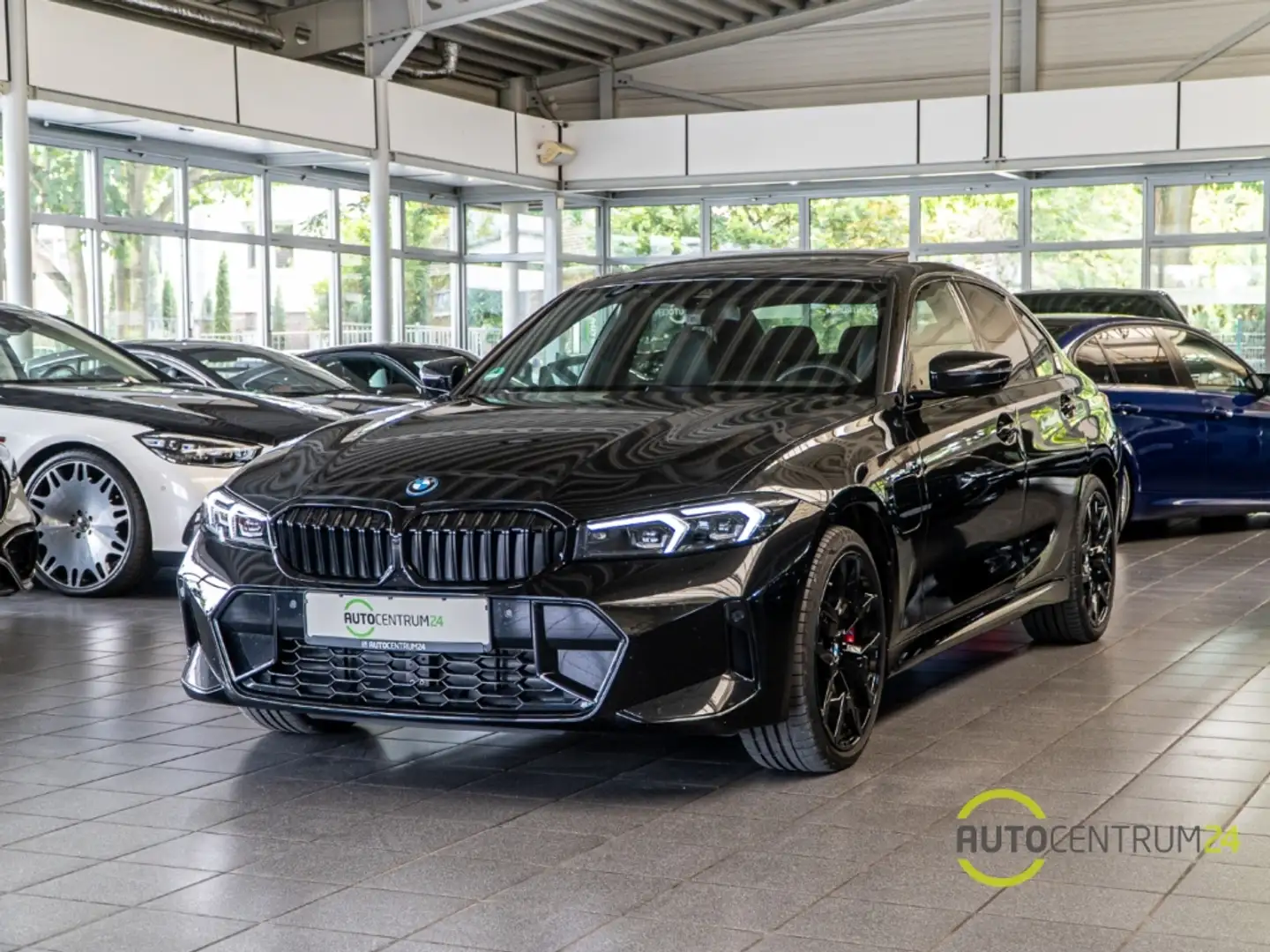 BMW 330 e M Sport Inno HK HUD Memory Comfort Schwarz - 2