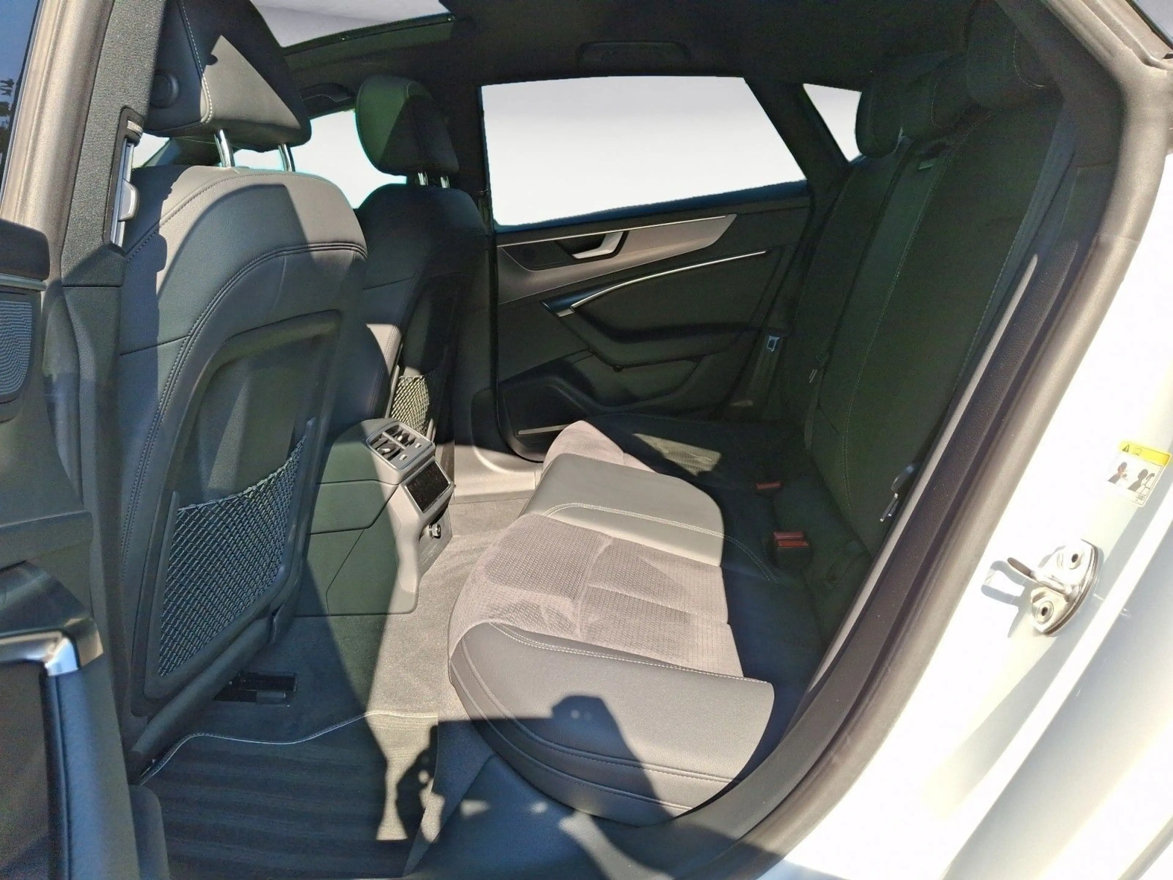Audi A7 45 TFSI quattro — photo 14