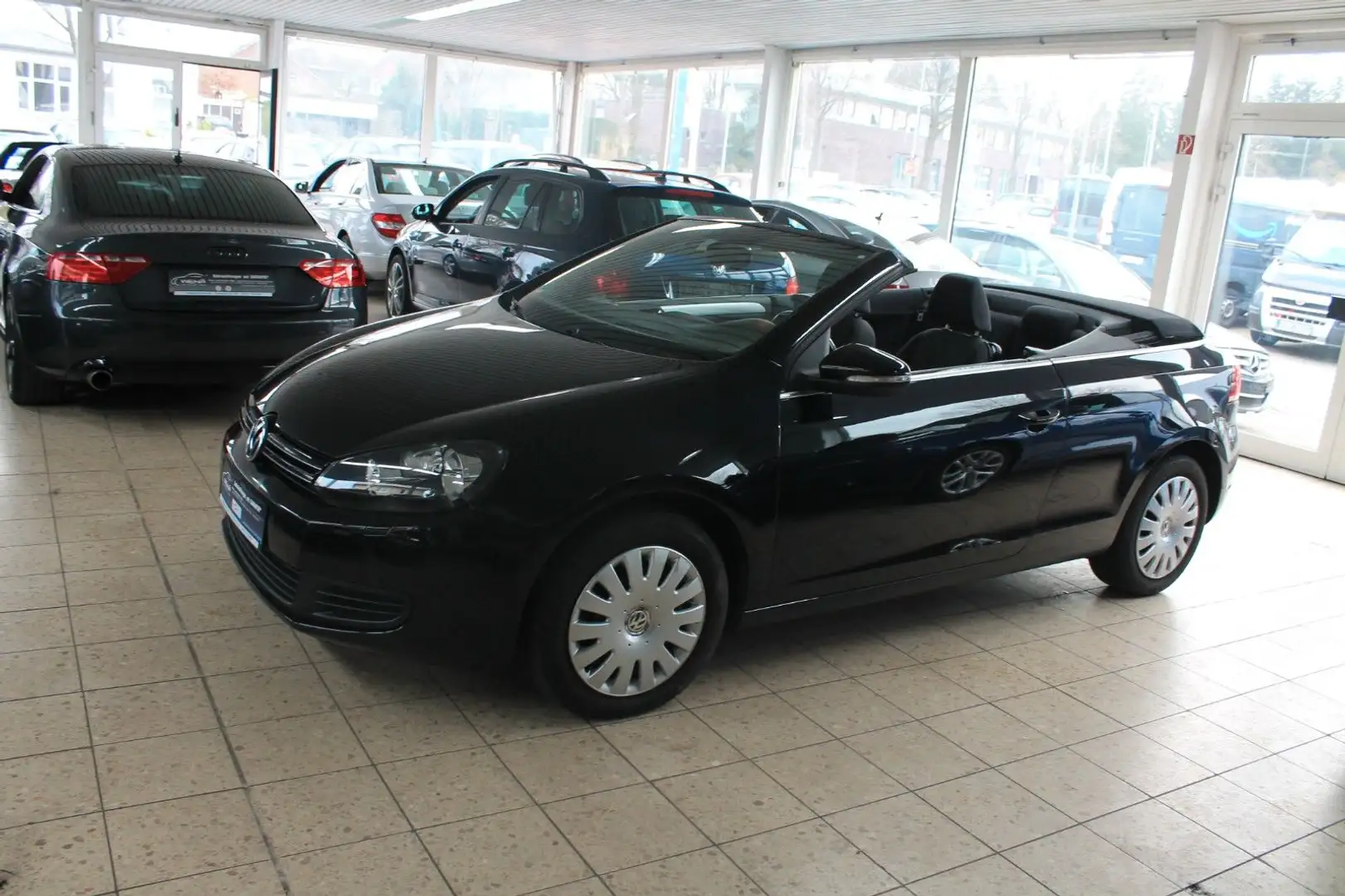 Volkswagen Golf VI Cabriolet Basis BMT Schwarz - 1