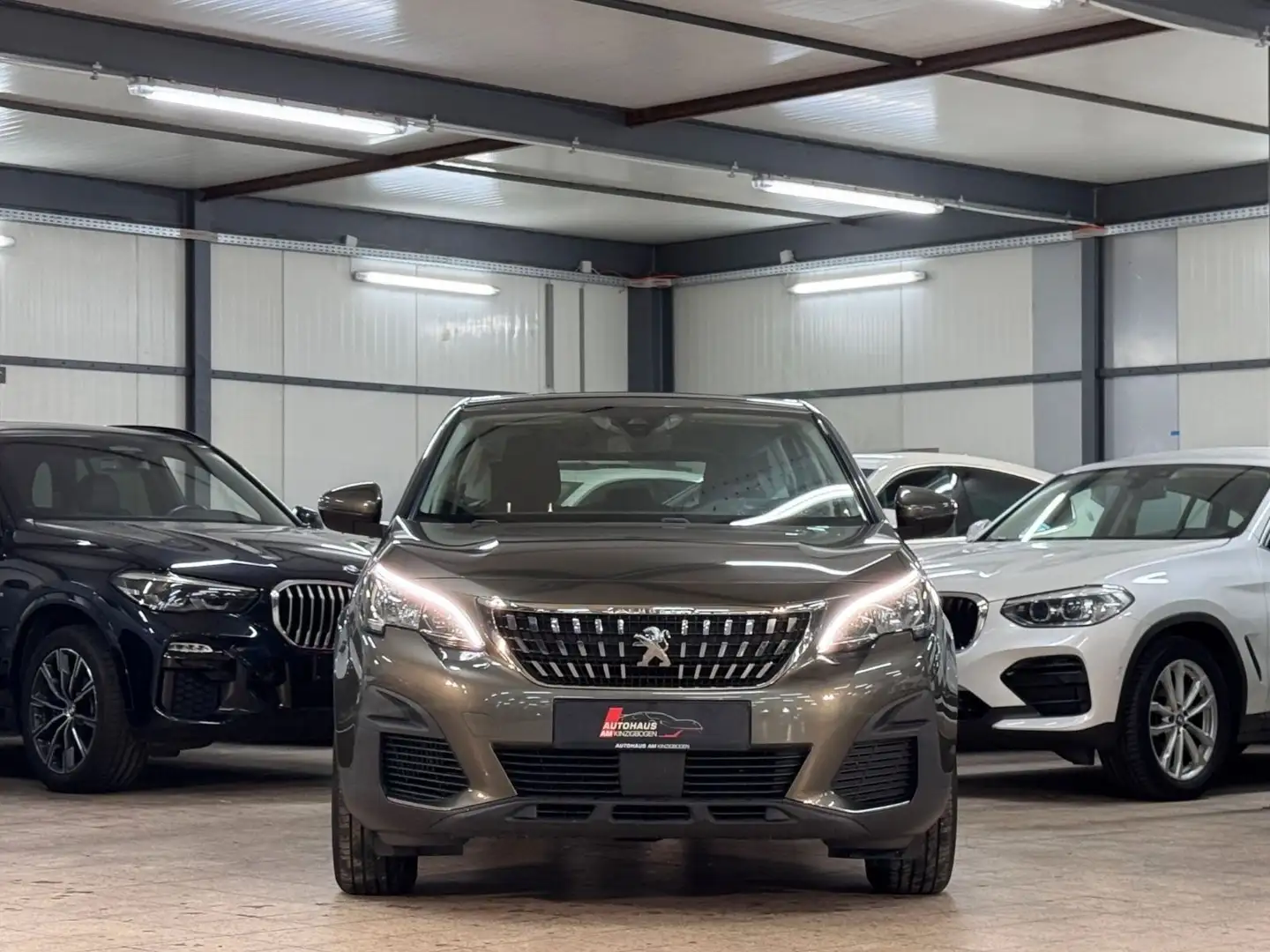 Peugeot 5008 Access SPUR*TEMP*7SITZ*UVM*1.HAND - 2