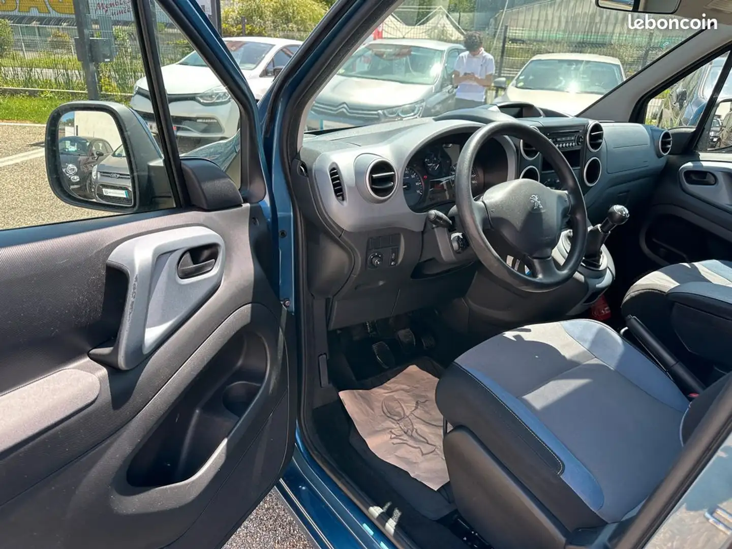 Peugeot Partner Tepee 1.6 Hdi 75Ch Active Blau - 2