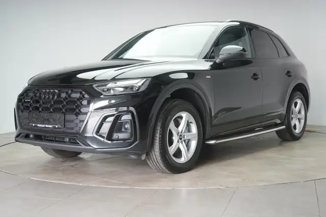 Audi Q5 view 3
