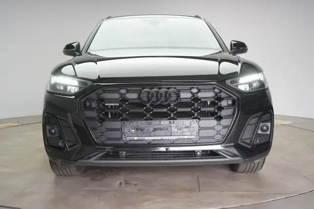 Audi Q5 view 2