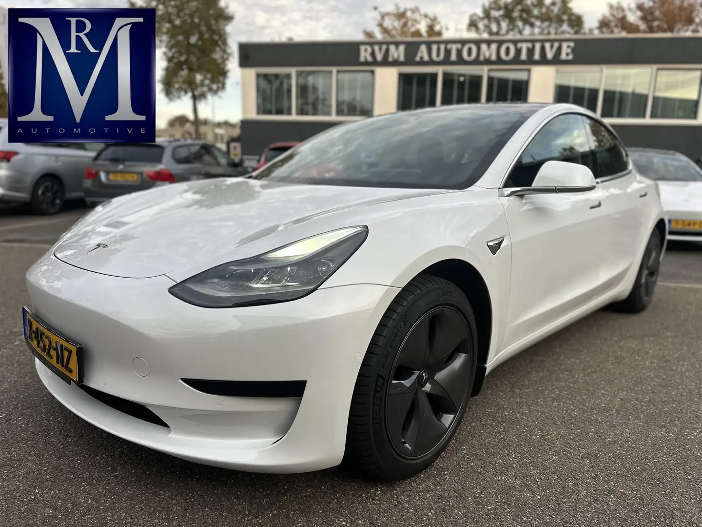 Tesla Model 3 Standard RWD Plus 60 kWh AUTOPILOT | AFNEEMBARE TR Weiß - 1