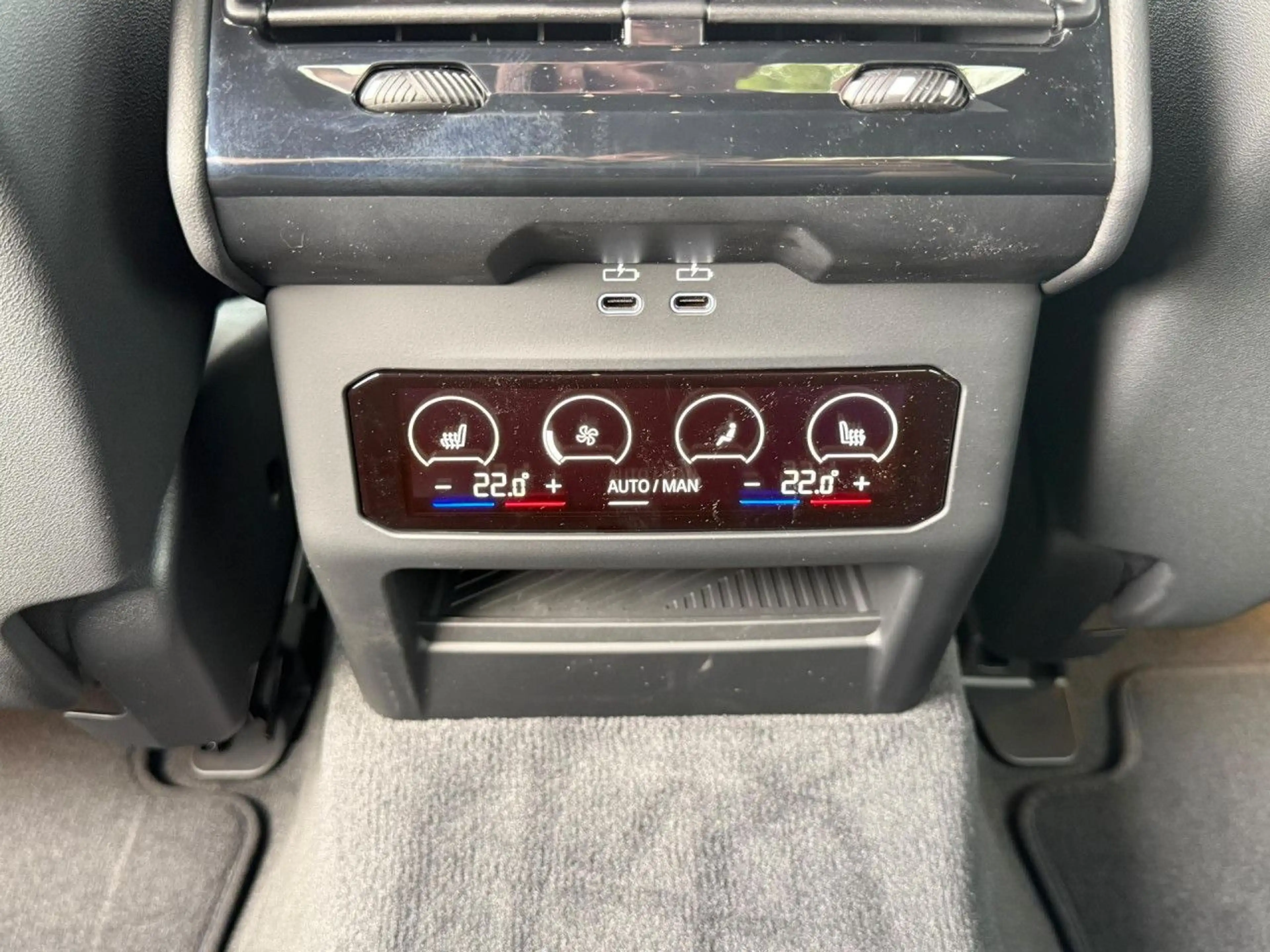 BMW 550 e xDrive Sportpaket Navi LED Vollleder Klima — photo 12