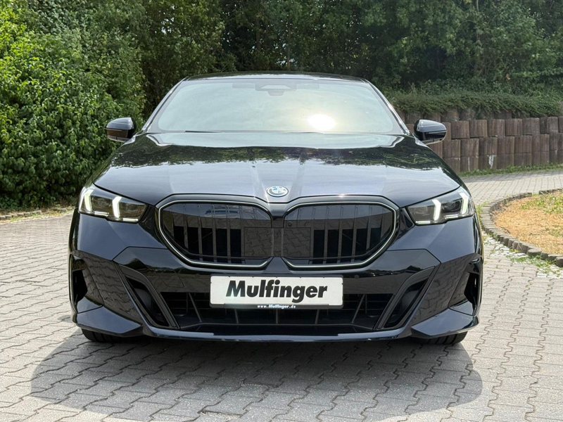 BMW 550 e xDrive Sportpaket Navi LED Vollleder Klima — photo 3