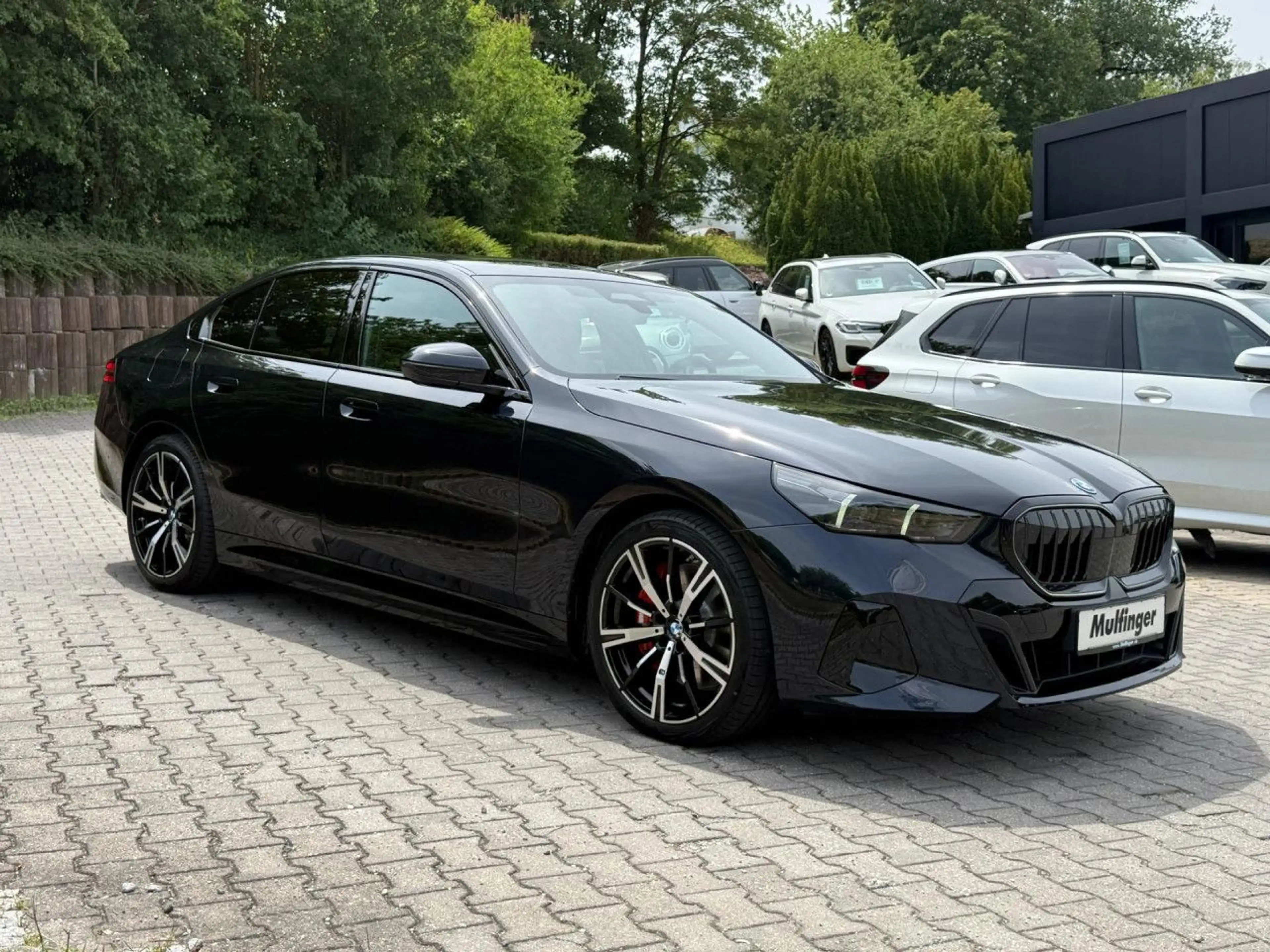 BMW 550 e xDrive Sportpaket Navi LED Vollleder Klima — photo 4