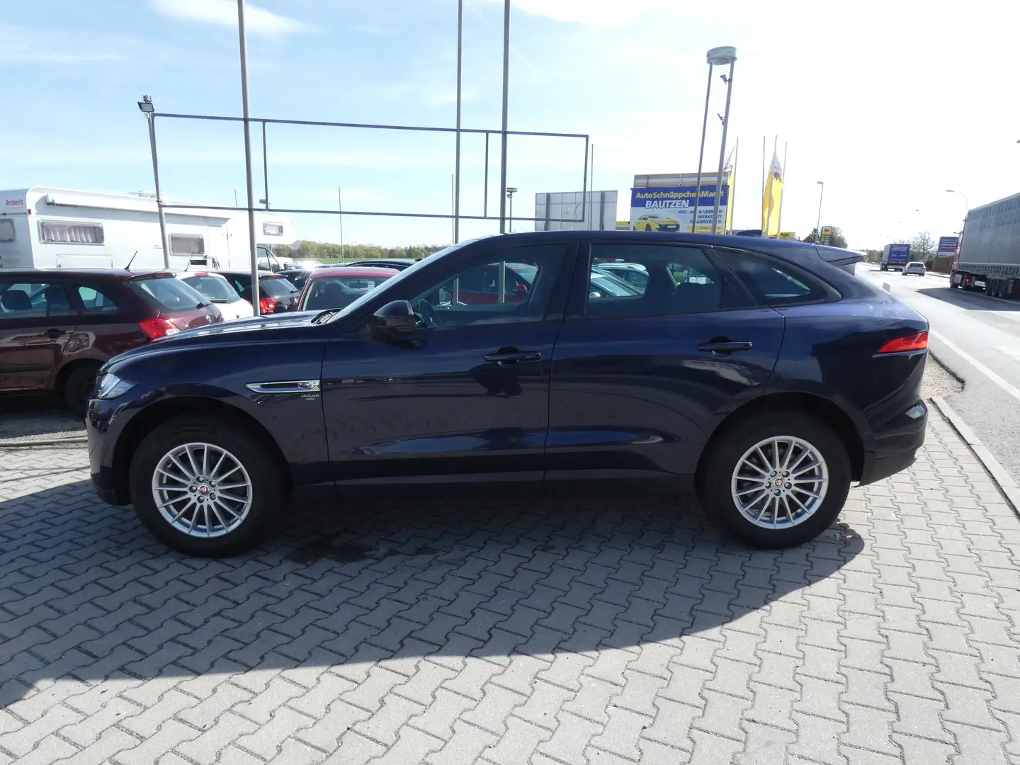 Jaguar F-Pace Prestige AWD Klima Alu. Temp. PDC HU AU Neu Negro - 2