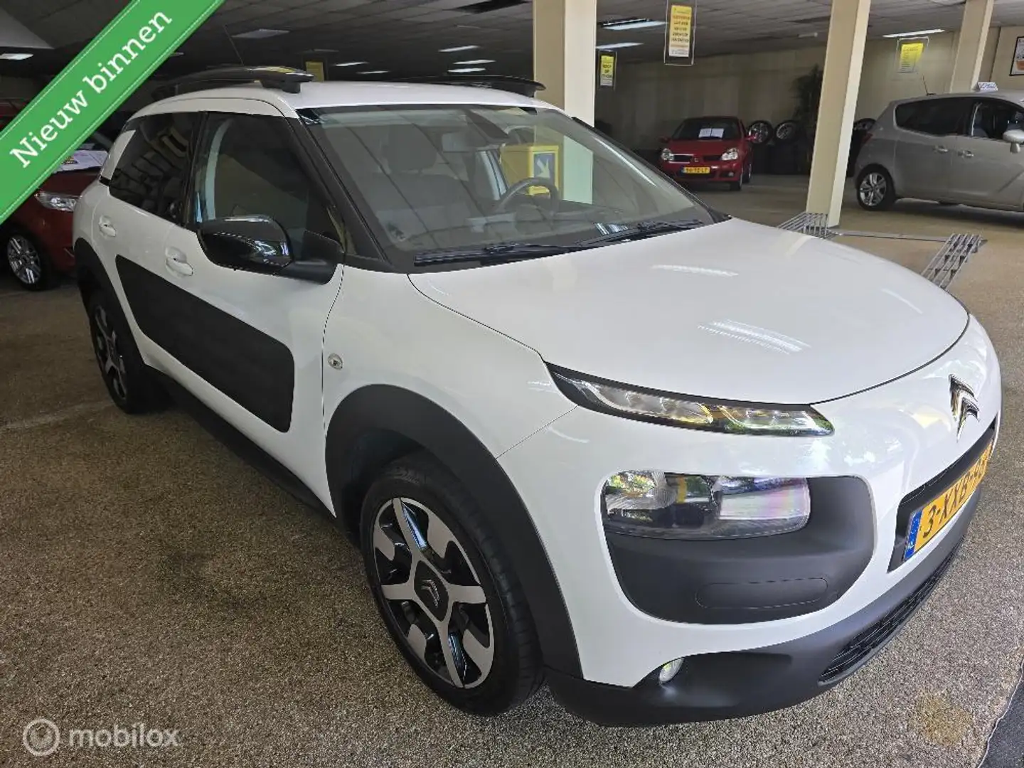 Citroen C4 Cactus 1.2 e-VTi Shine Camera. Navi. Apple carplay Wit - 1