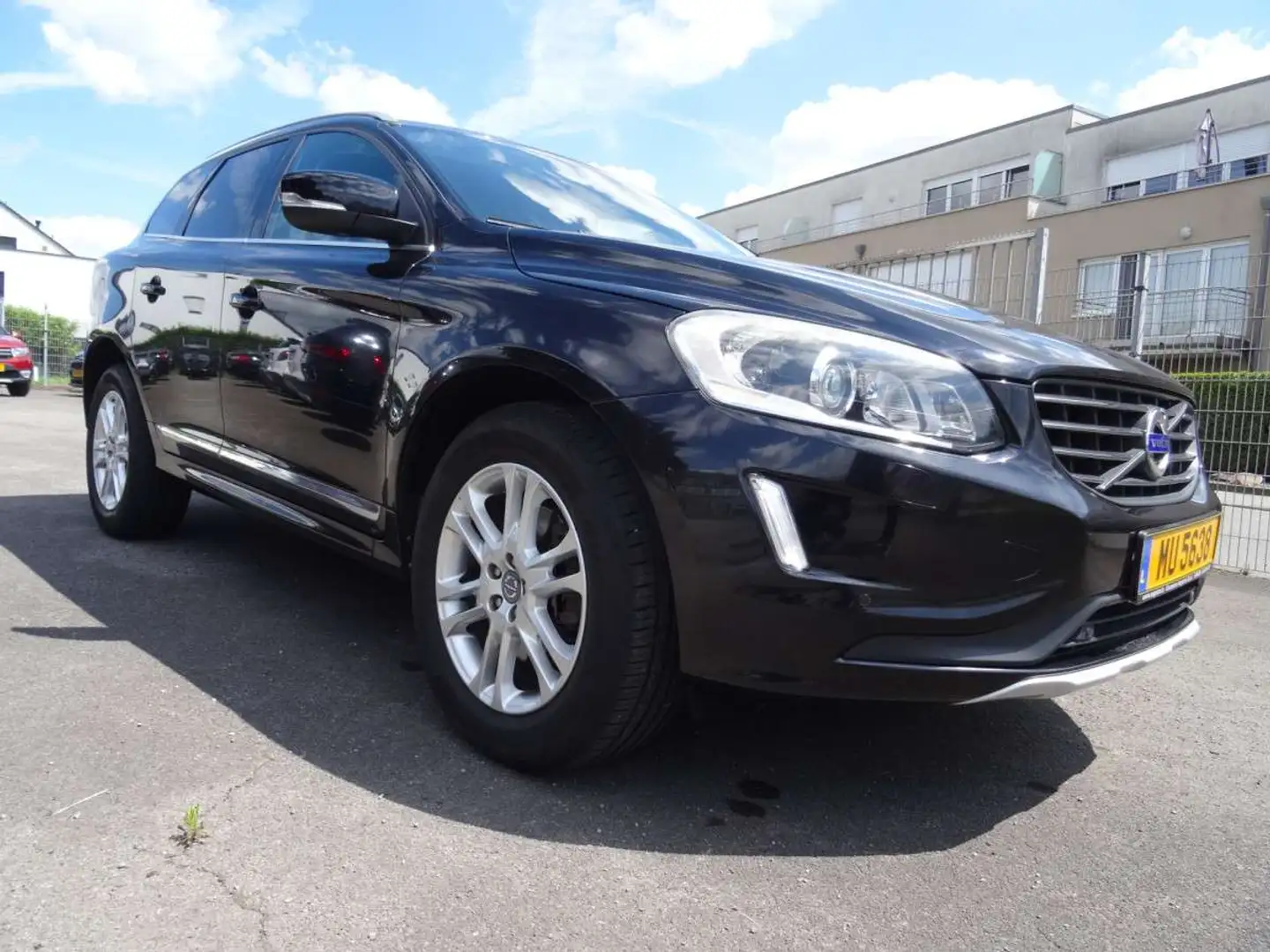 Volvo XC60 D5 SUMMUM Zwart - 2