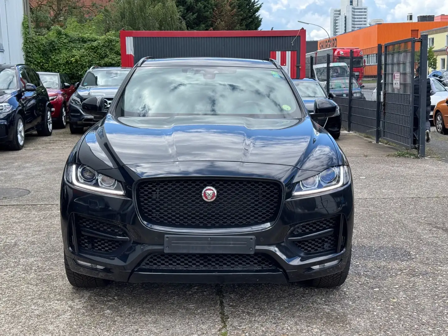 Jaguar F-Pace F-PACE R-Sport AWD 3.0d/Leder/Pano/1 Hand Schwarz - 2