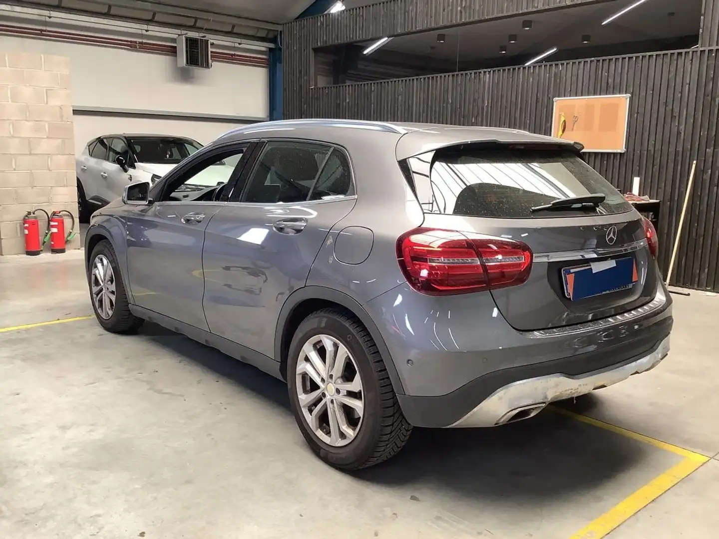 Mercedes-Benz GLA 200 7G Urban LED Business el.Heckkl 360°Totw Grey - 2