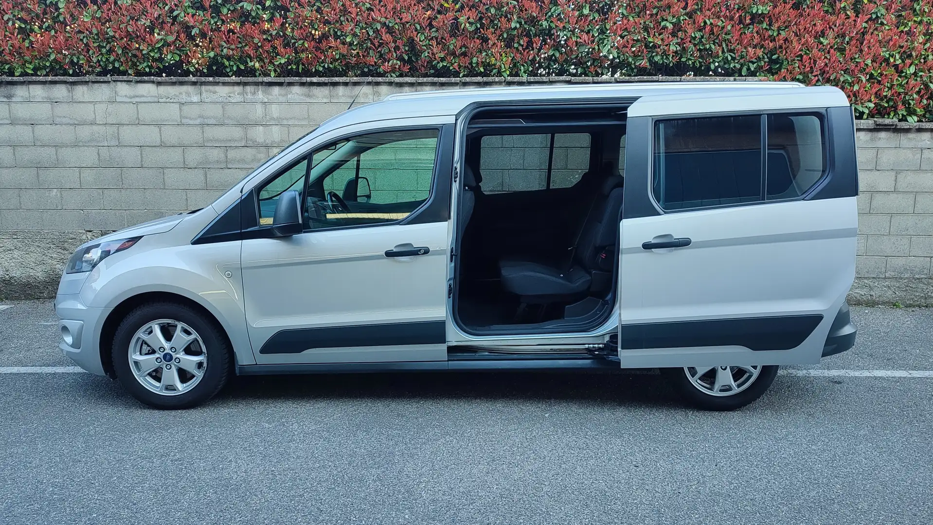 Ford Tourneo Connect 1500 tdci 88 KW Argento - 2