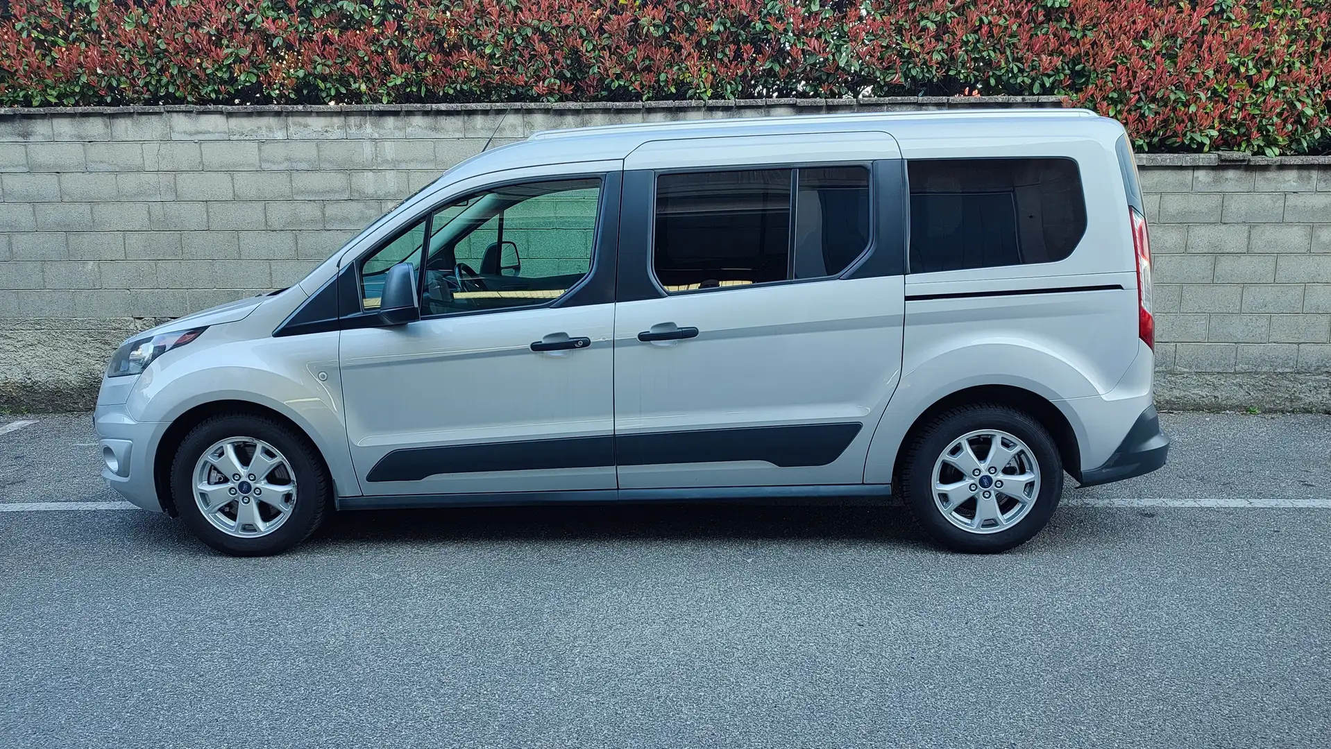 Ford Tourneo Connect 1500 tdci 88 KW Argento - 1