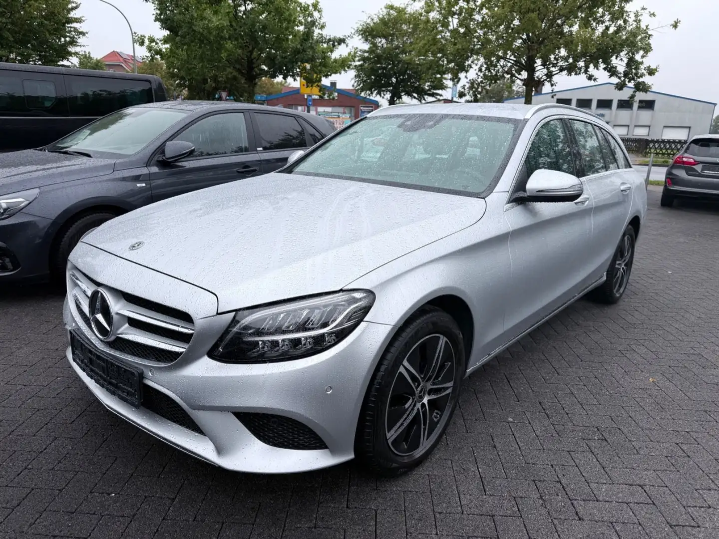 Mercedes-Benz C 180 d Avantgarde Navi. DAB+ Kamera AHK Silber - 1