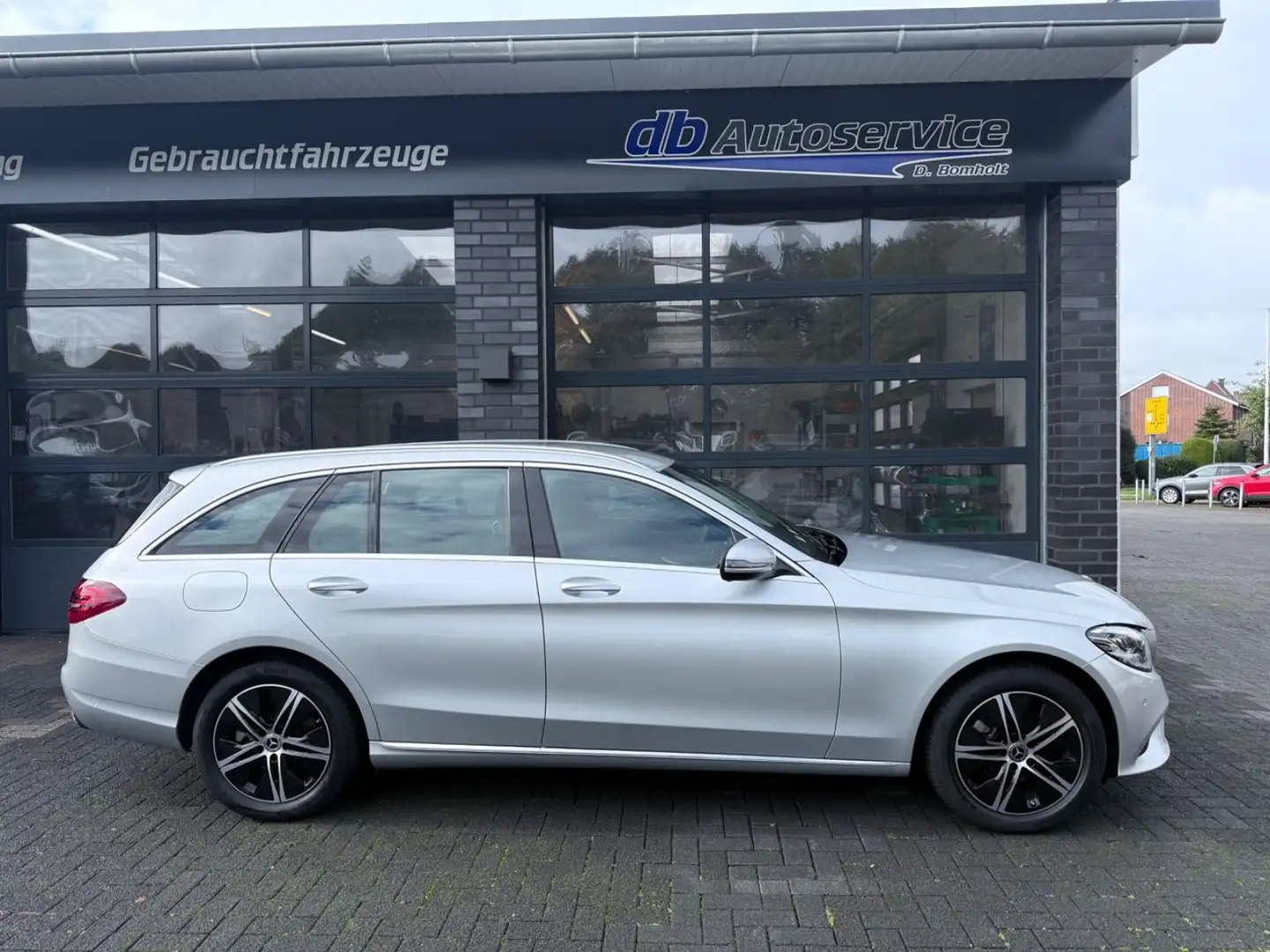 Mercedes-Benz C 180 d Avantgarde Navi. DAB+ Kamera AHK Argent - 1