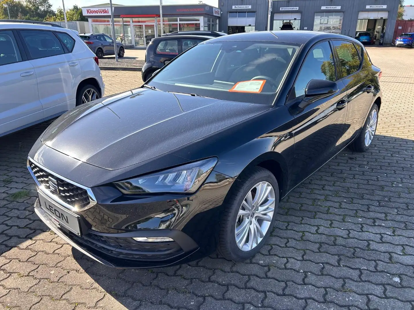 SEAT Leon Style Schwarz - 1