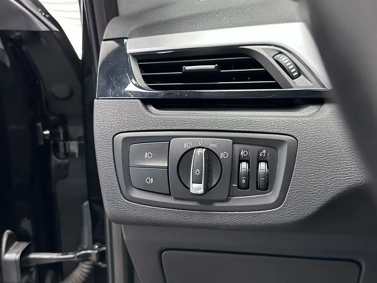 BMW X1 xDrive25e*PHEV*HUD*CAMERA*HUD*LAGE BIV!*LED*, миниатюра 21