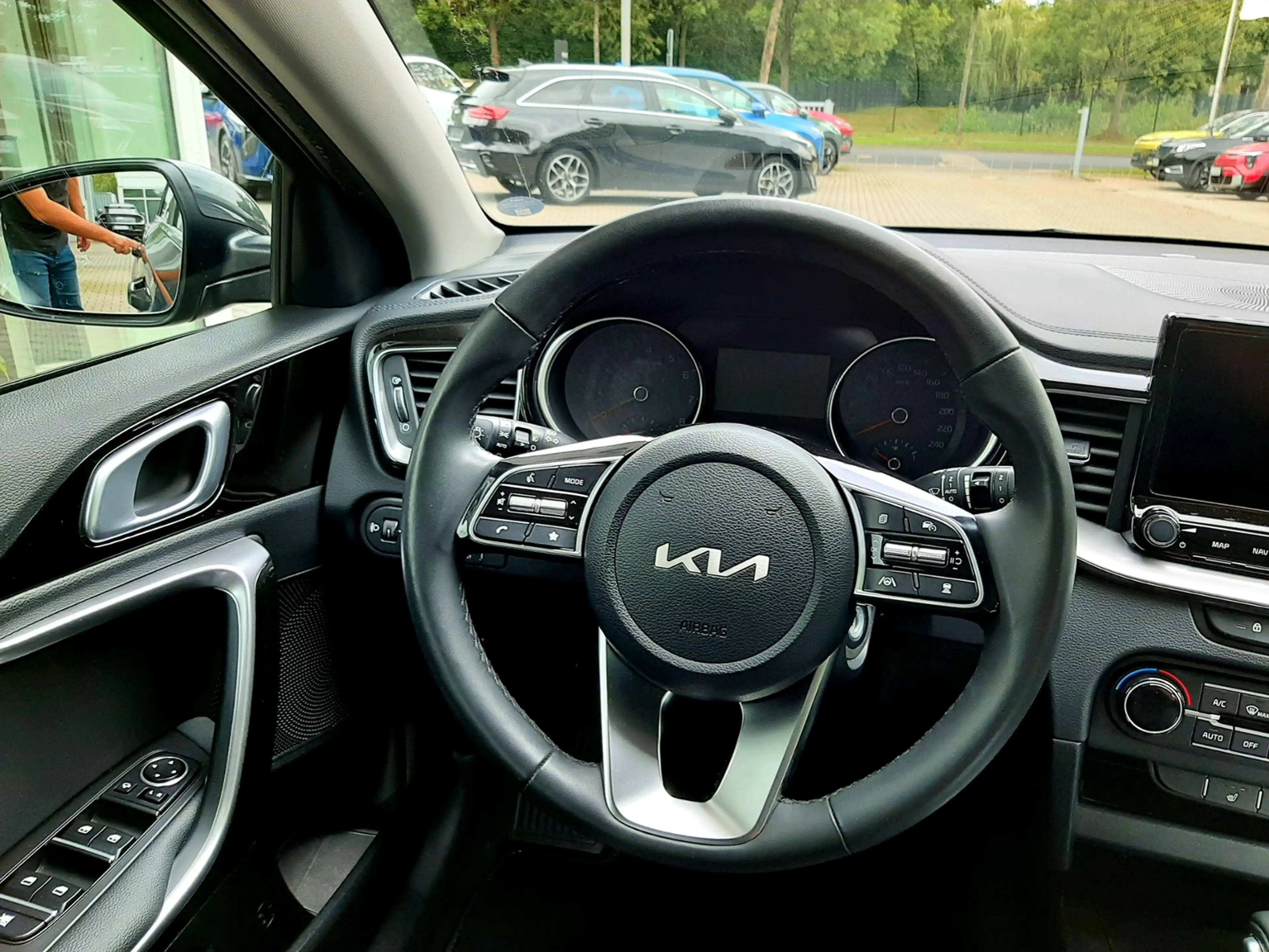 Kia Ceed / cee'd 1.5T DCT7 Spirit STD — photo 13