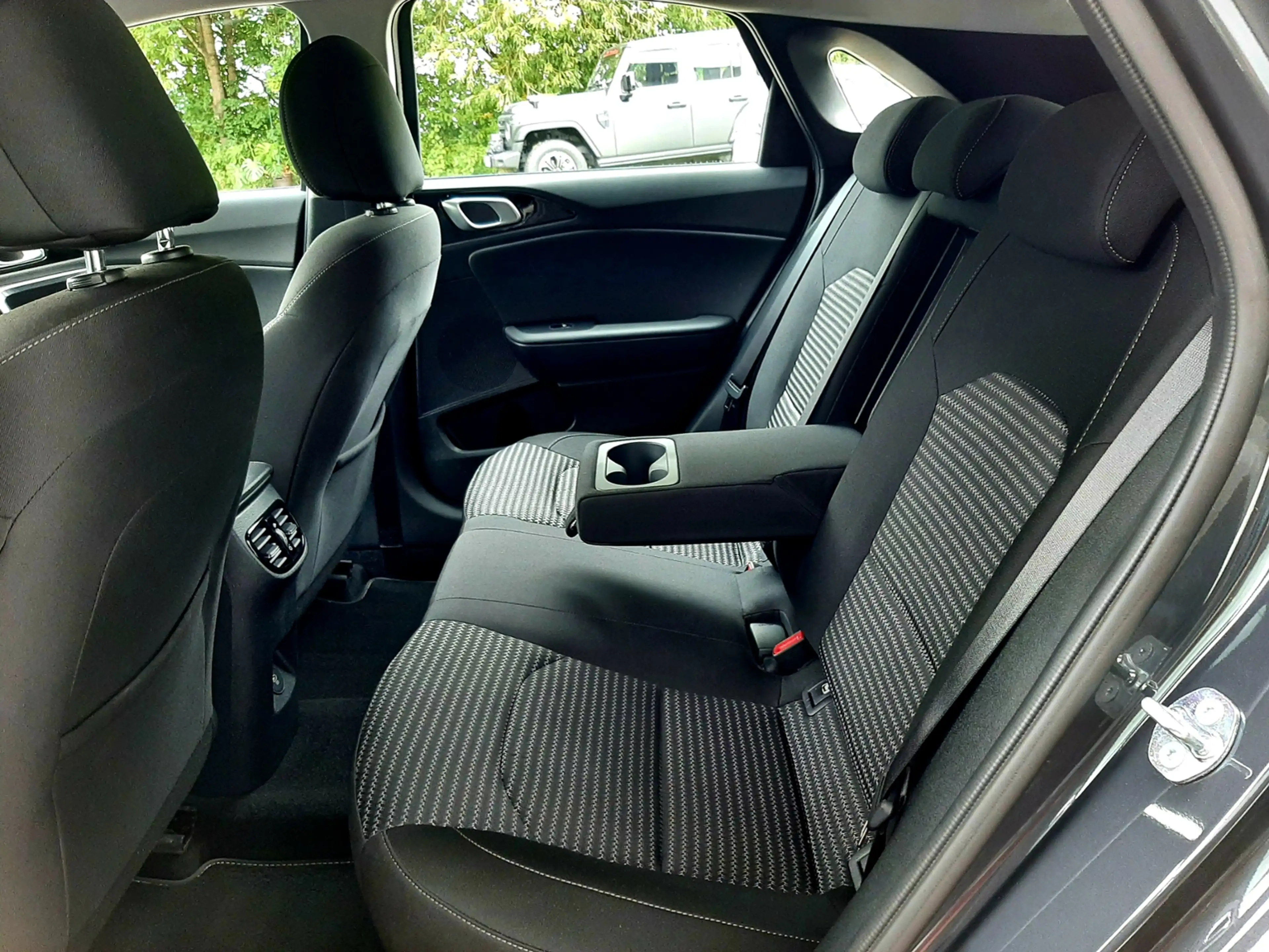Kia Ceed / cee'd 1.5T DCT7 Spirit STD — photo 11