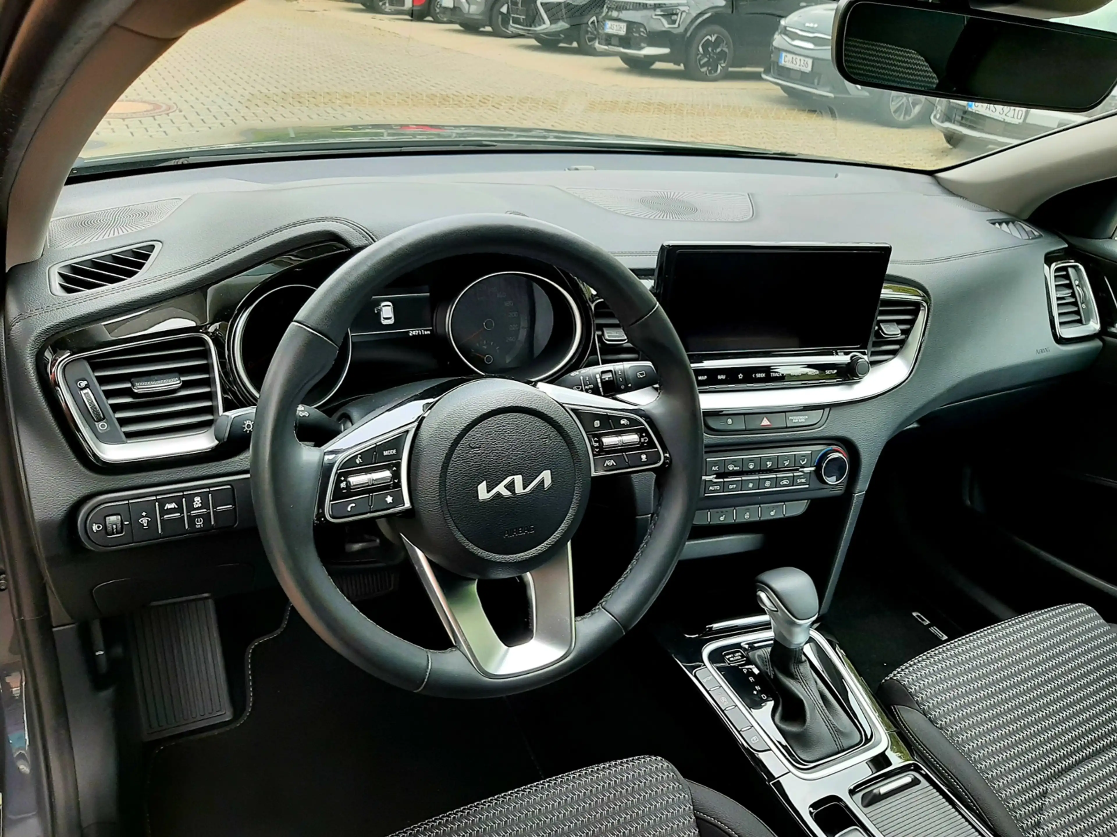 Kia Ceed / cee'd 1.5T DCT7 Spirit STD — photo 8
