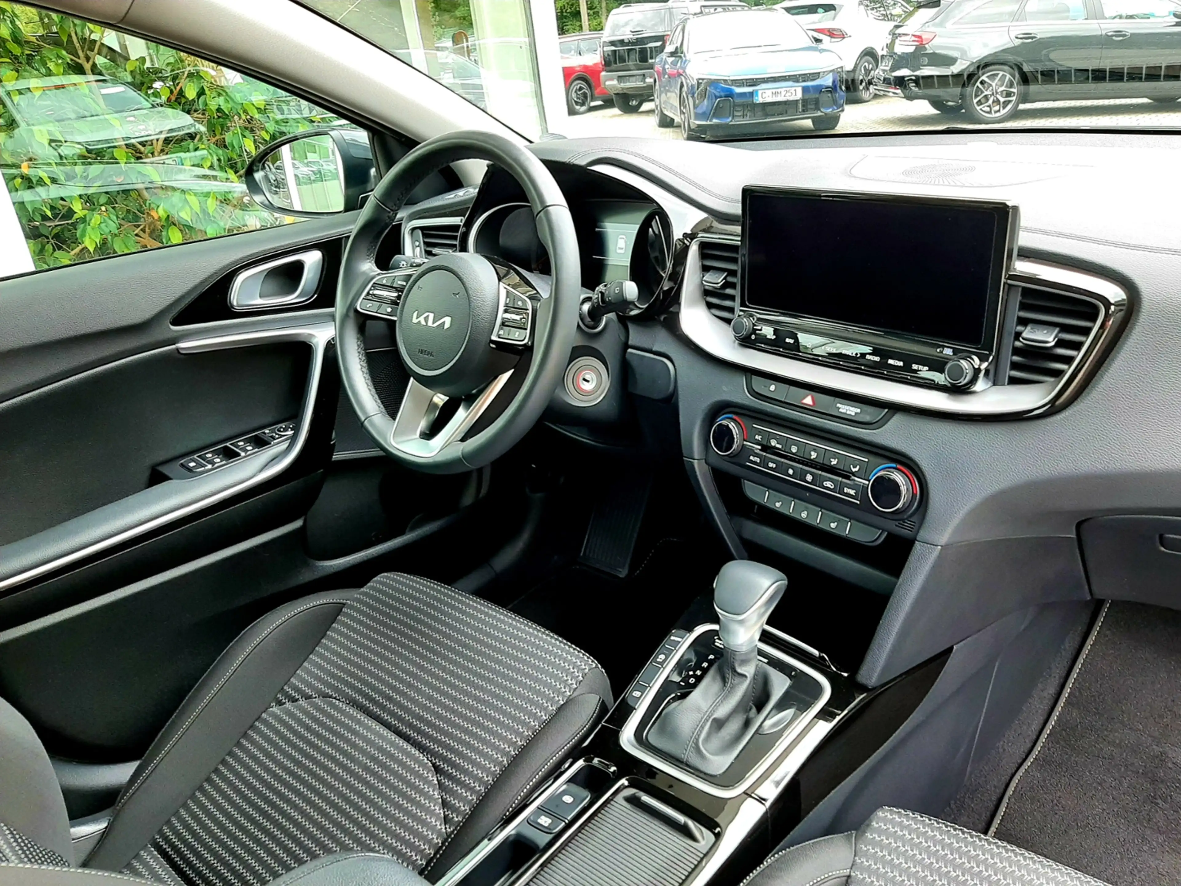 Kia Ceed / cee'd 1.5T DCT7 Spirit STD — photo 9