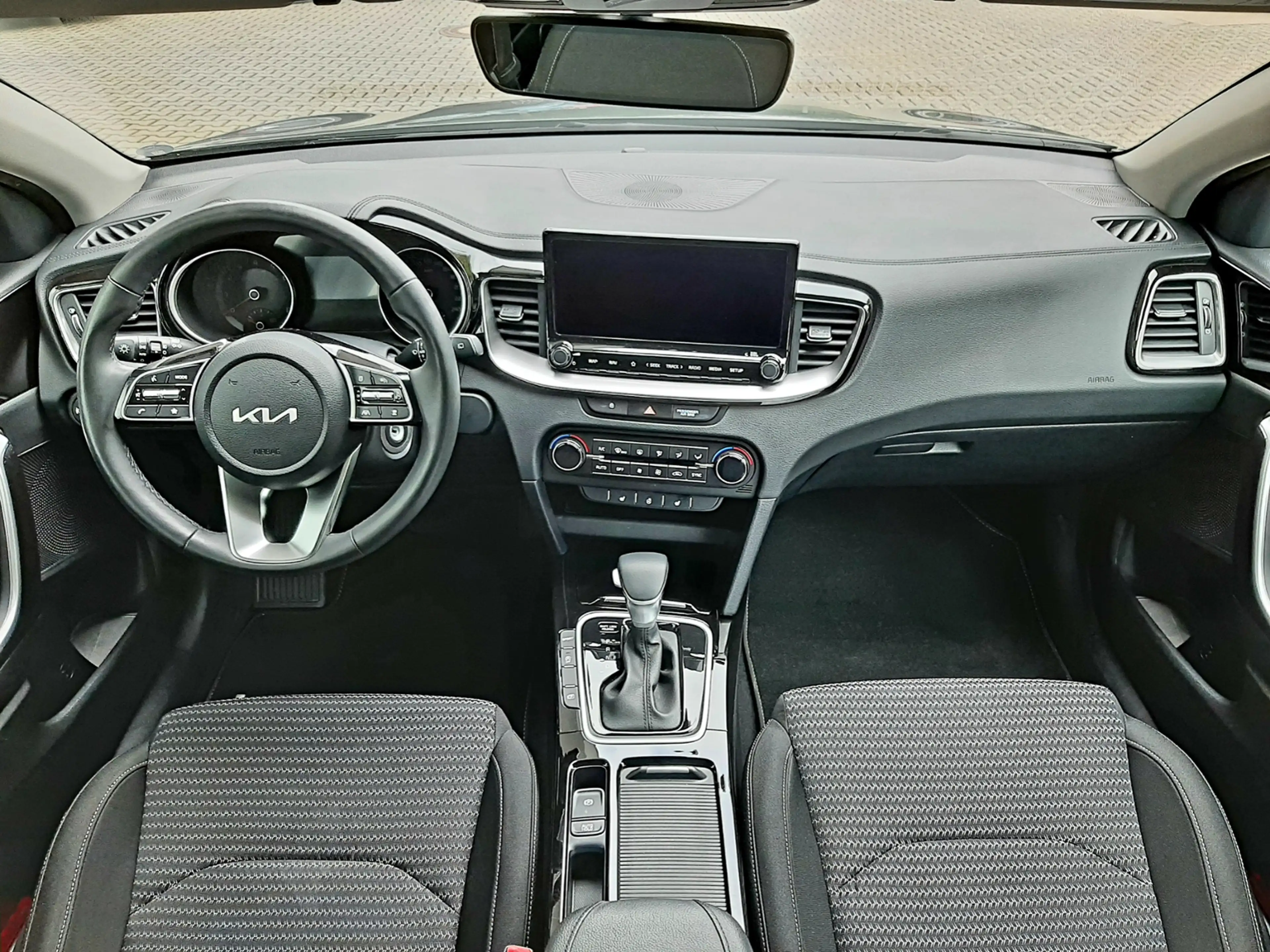 Kia Ceed / cee'd 1.5T DCT7 Spirit STD — photo 15