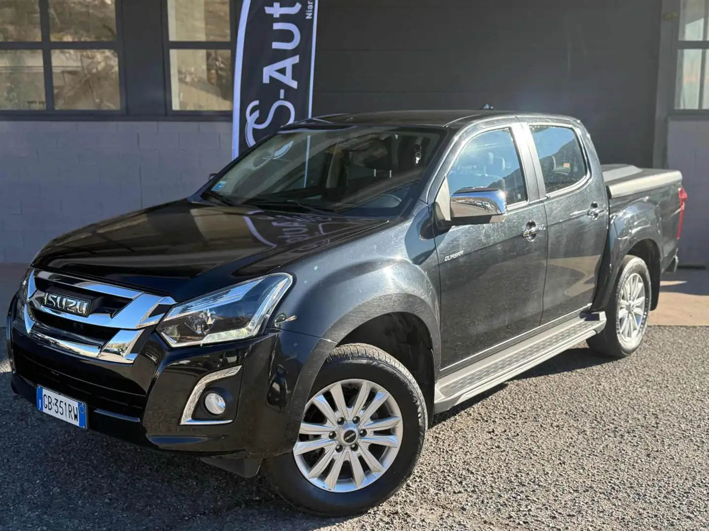 Isuzu D-Max N60 1.9 Crew Cab F 4X4 A/T Noir - 2