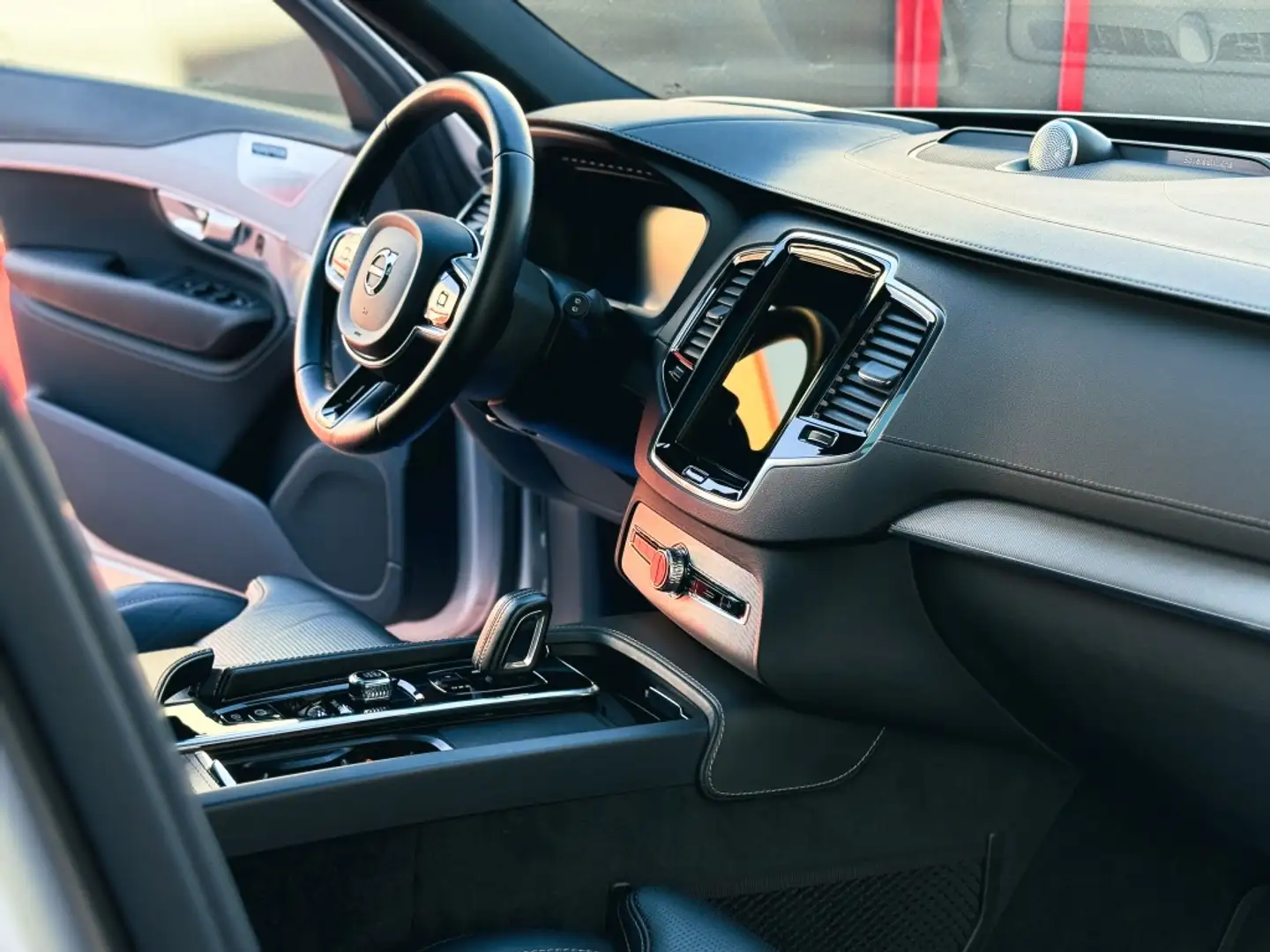 Volvo XC90 B5 Momentum Pro 7pl. AWD Aut. Plateado - 2