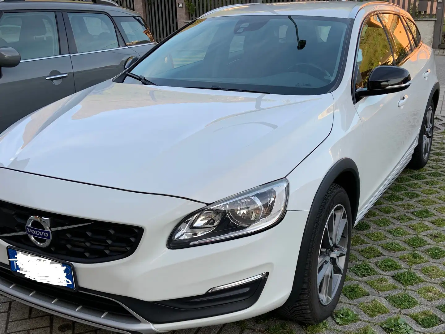 Volvo V60 Cross Country V60 Cross Country 2.0 d3 geartronic Bílá - 1