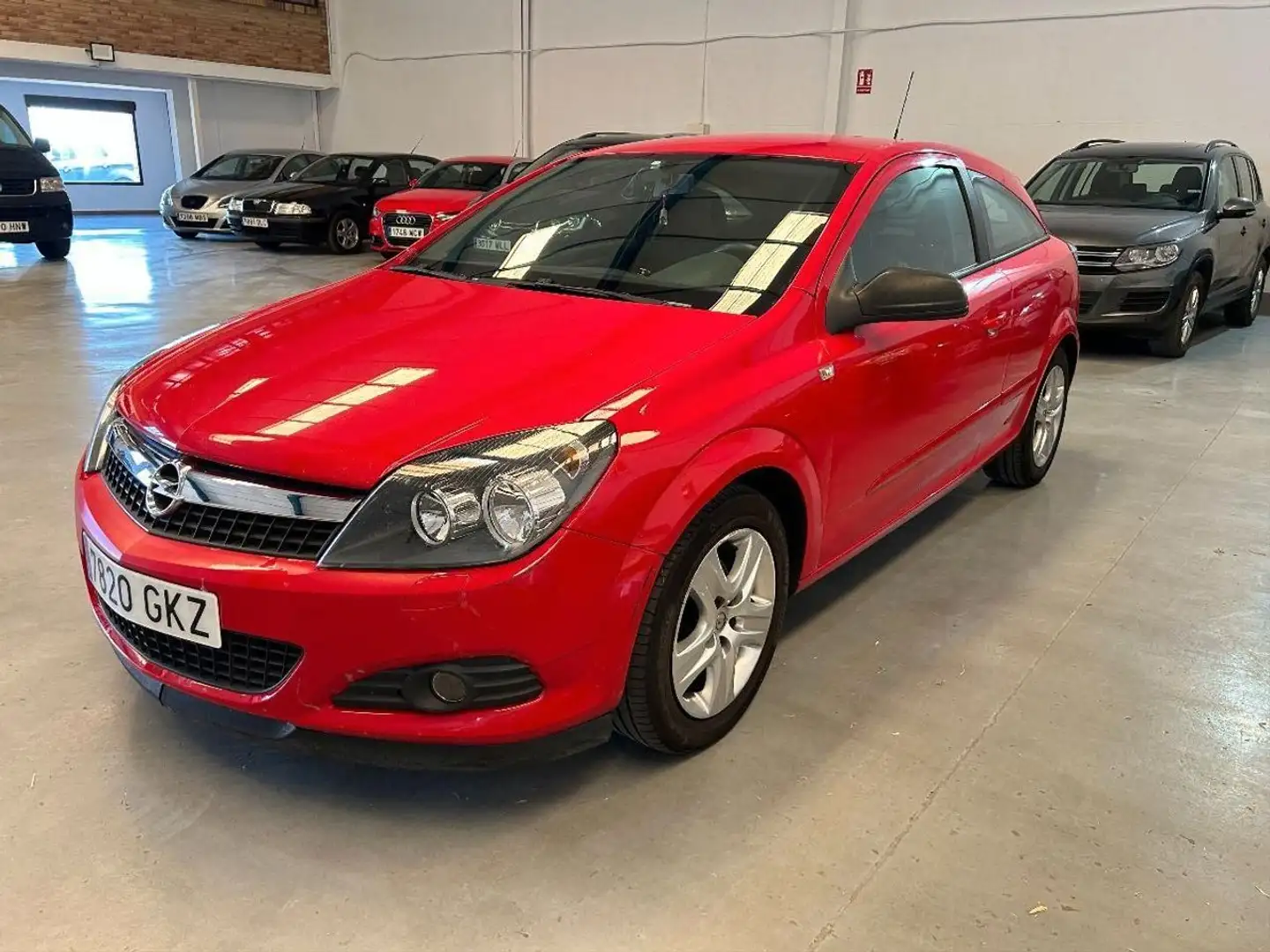 Opel Astra GTC 1.6 Energy 115 Rouge - 2