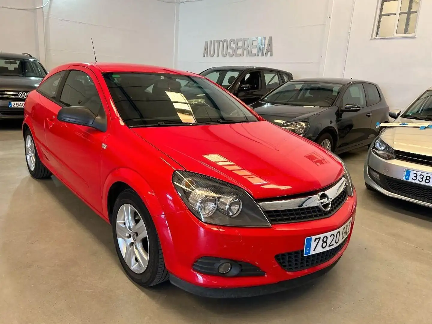 Opel Astra GTC 1.6 Energy 115 Rouge - 1