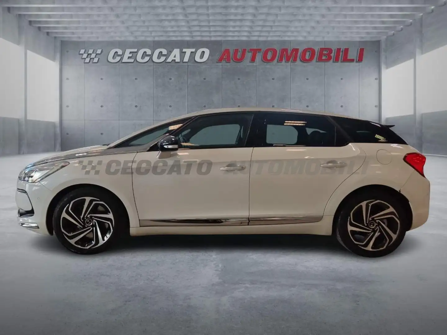 DS Automobiles DS 5 DS5 2.0 bluehdi Sport Chic s&s 180cv eat6 Blanco - 2