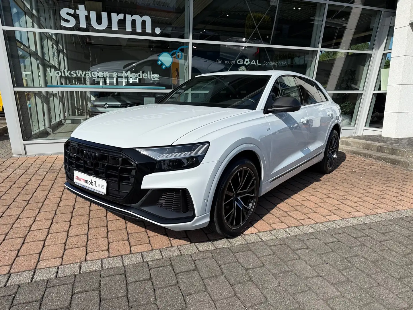 Audi Q8 55 TFSI quattro competition plus *Pano,2 x S-Line Weiß - 2