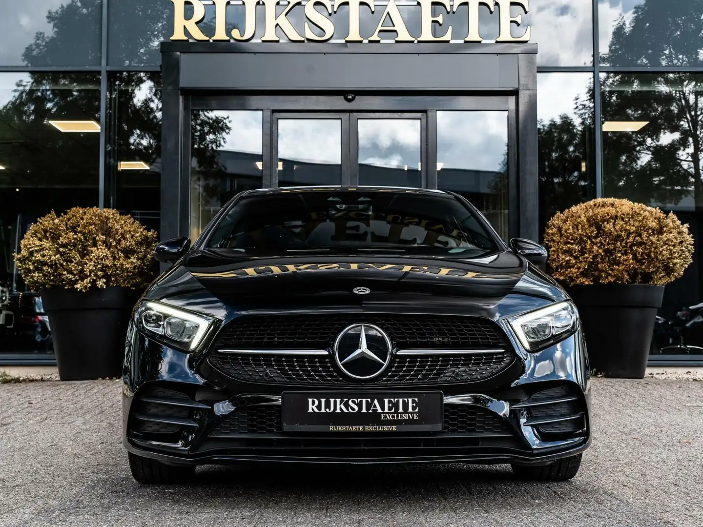 Mercedes-Benz A 250 A250e AMG|PANO|18''|BURMESTER|CAMERA Zwart - 2