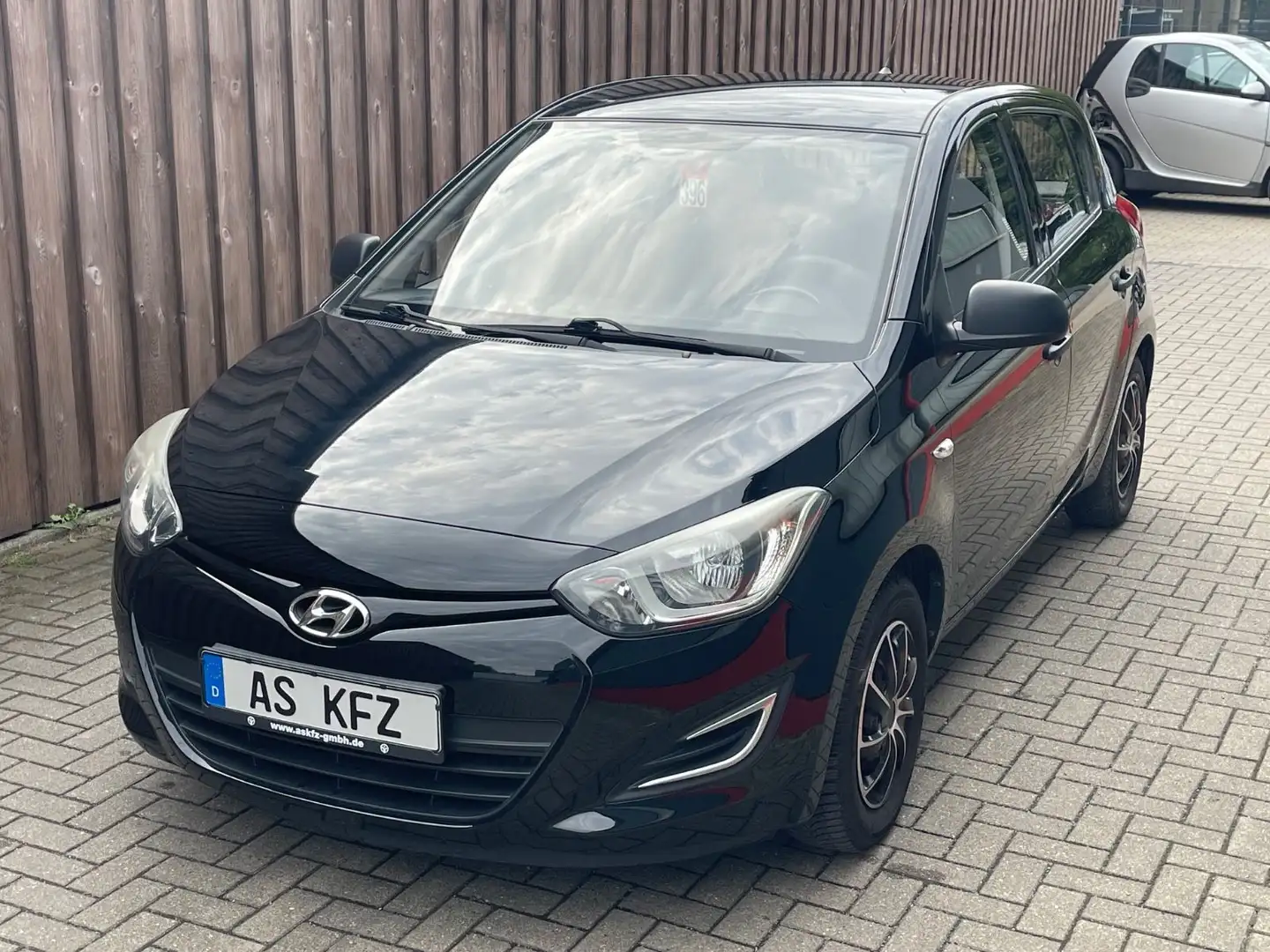 Hyundai i20 Classic Klima 5-trg Servo HU/AU NEU!! Noir - 1