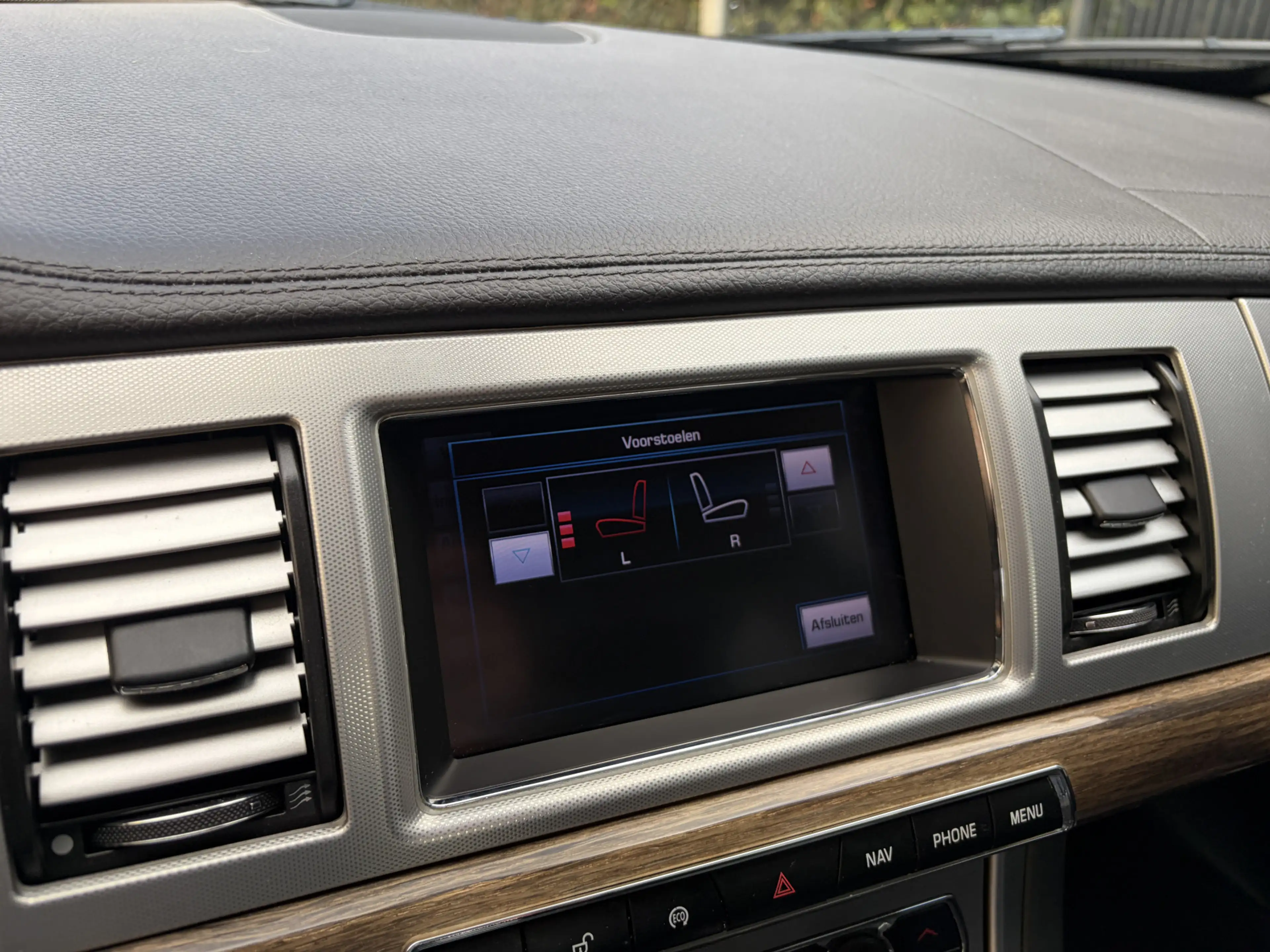 Jaguar XF 2.2D / AUTOMAAT / LEER / NAVI / CRUISE / STOELVERW — photo 12