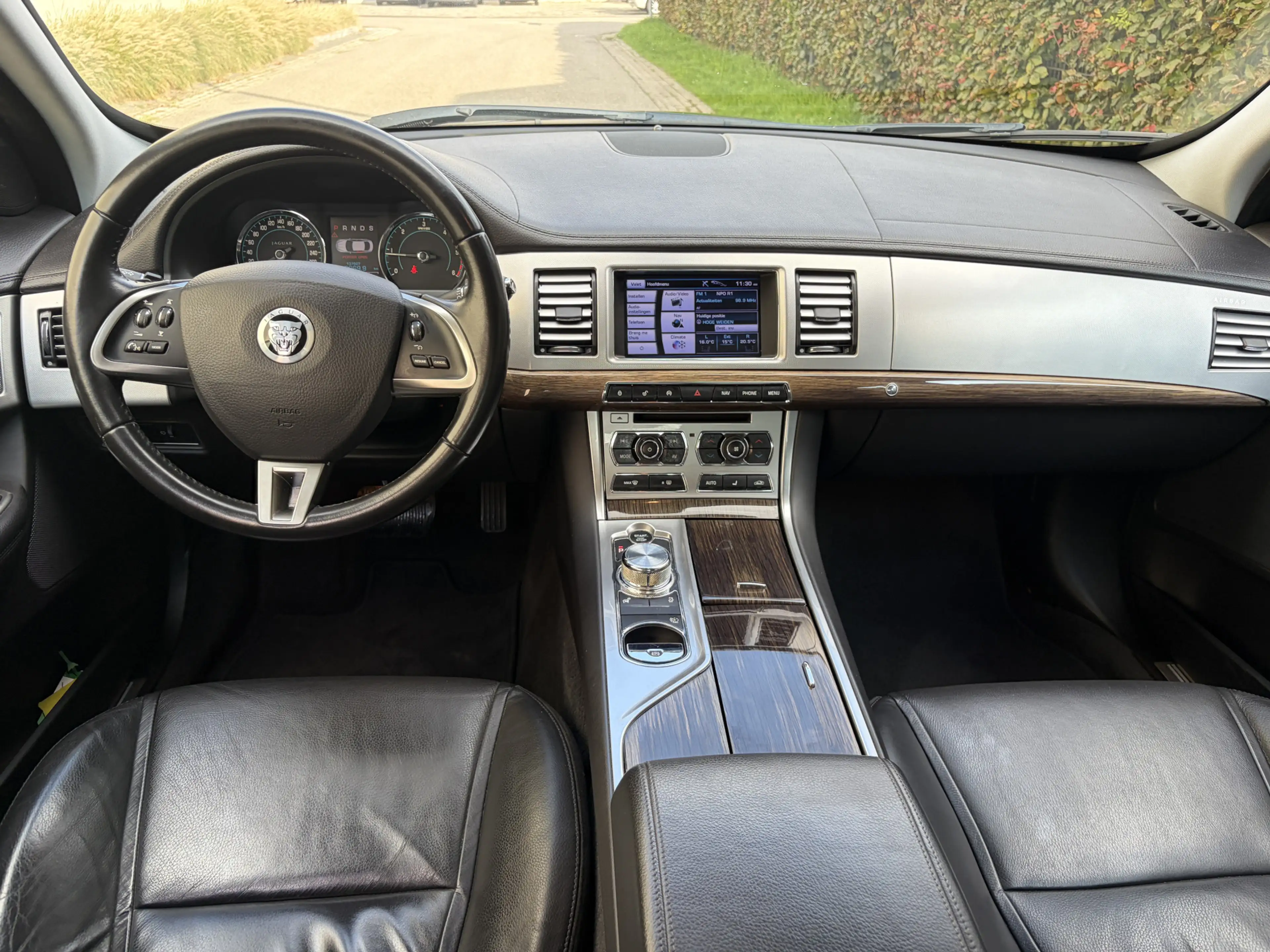 Jaguar XF 2.2D / AUTOMAAT / LEER / NAVI / CRUISE / STOELVERW — photo 3