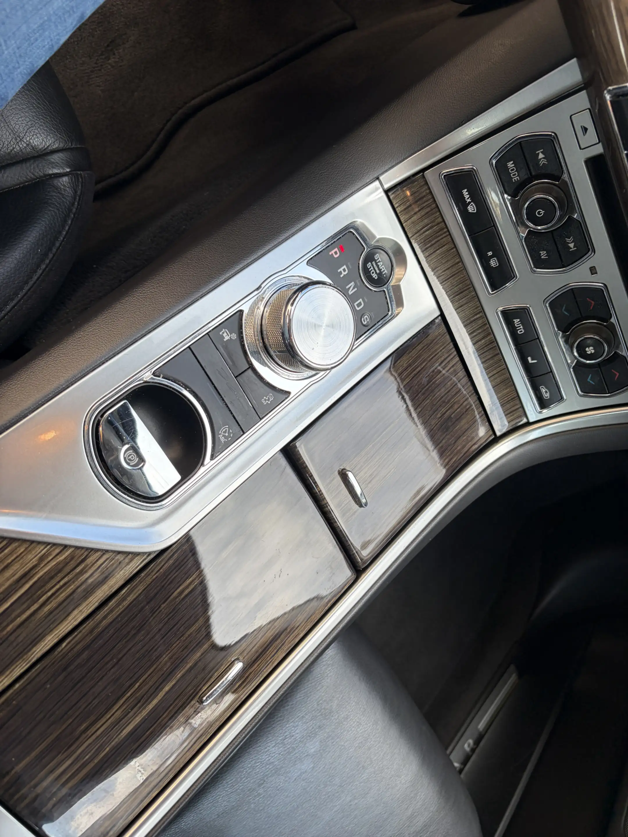 Jaguar XF 2.2D / AUTOMAAT / LEER / NAVI / CRUISE / STOELVERW — photo 9