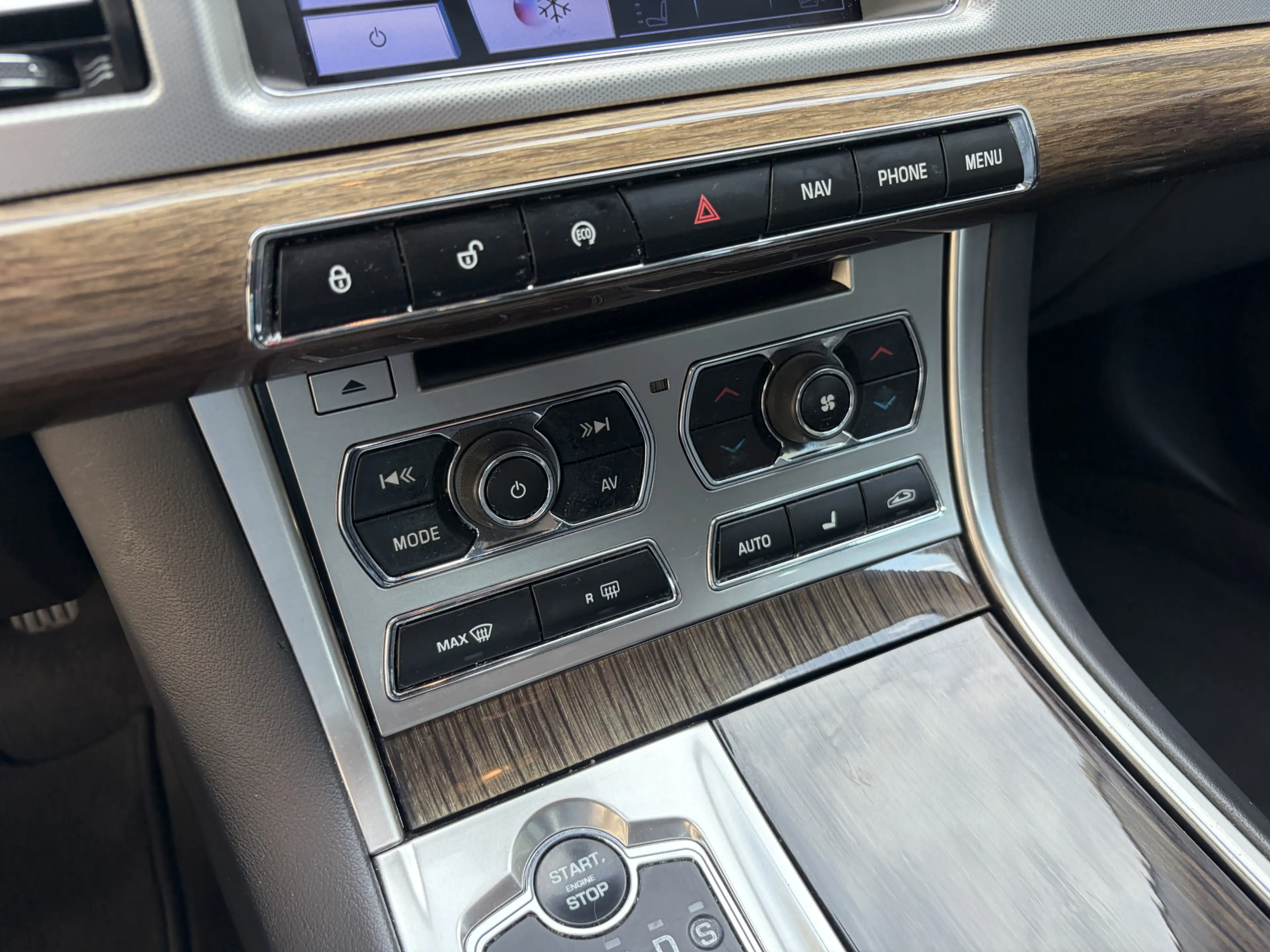 Jaguar XF 2.2D / AUTOMAAT / LEER / NAVI / CRUISE / STOELVERW — photo 10