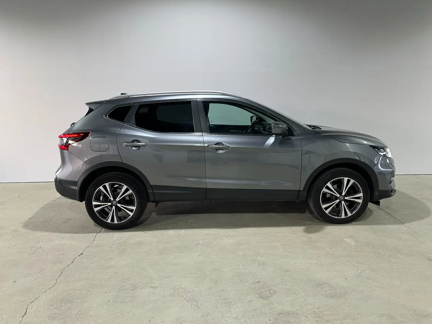 Nissan Qashqai Top Ausstattung – Kundenauftrag / Privatverkauf Gris - 2
