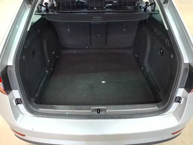 Skoda Superb view 9