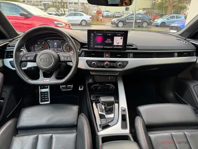 Audi A4 view 11