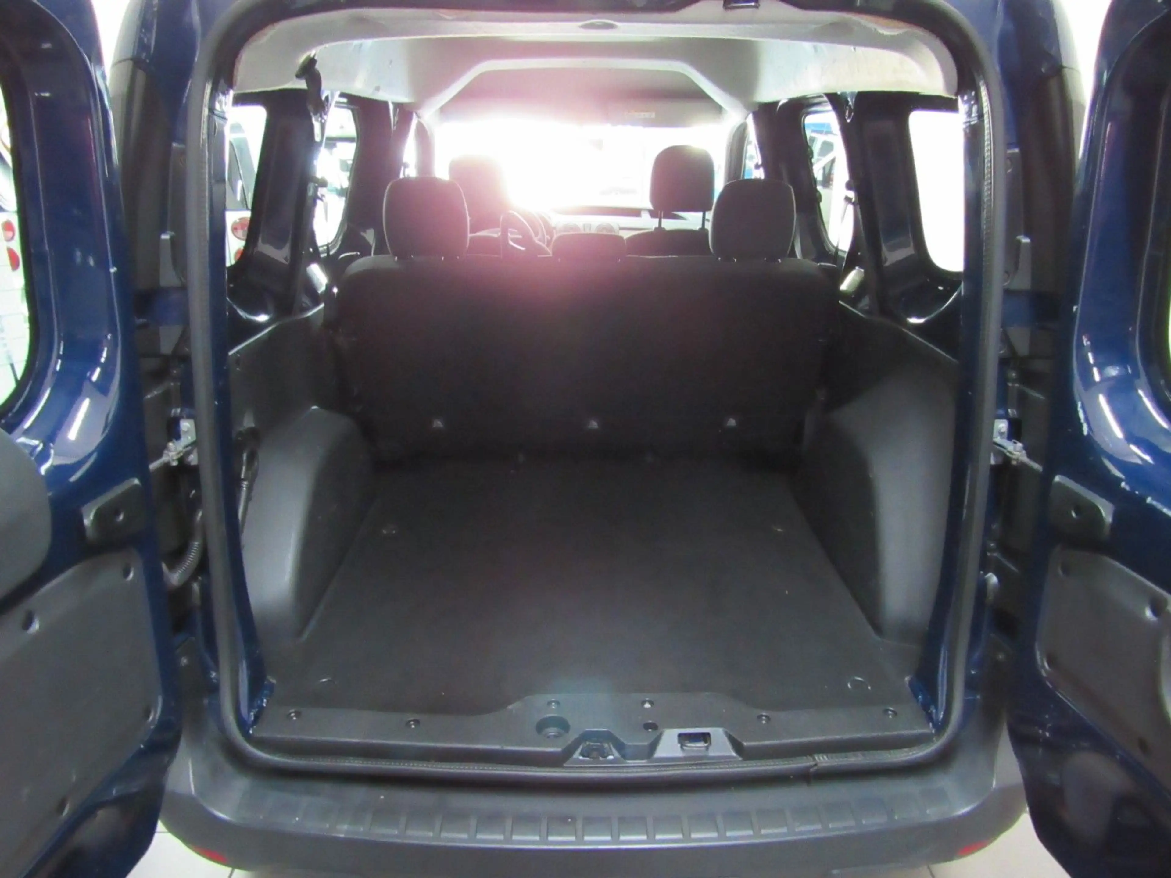 Dacia Dokker Essentiel 5 Sitzer TÜV 06.2027++++ — photo 6