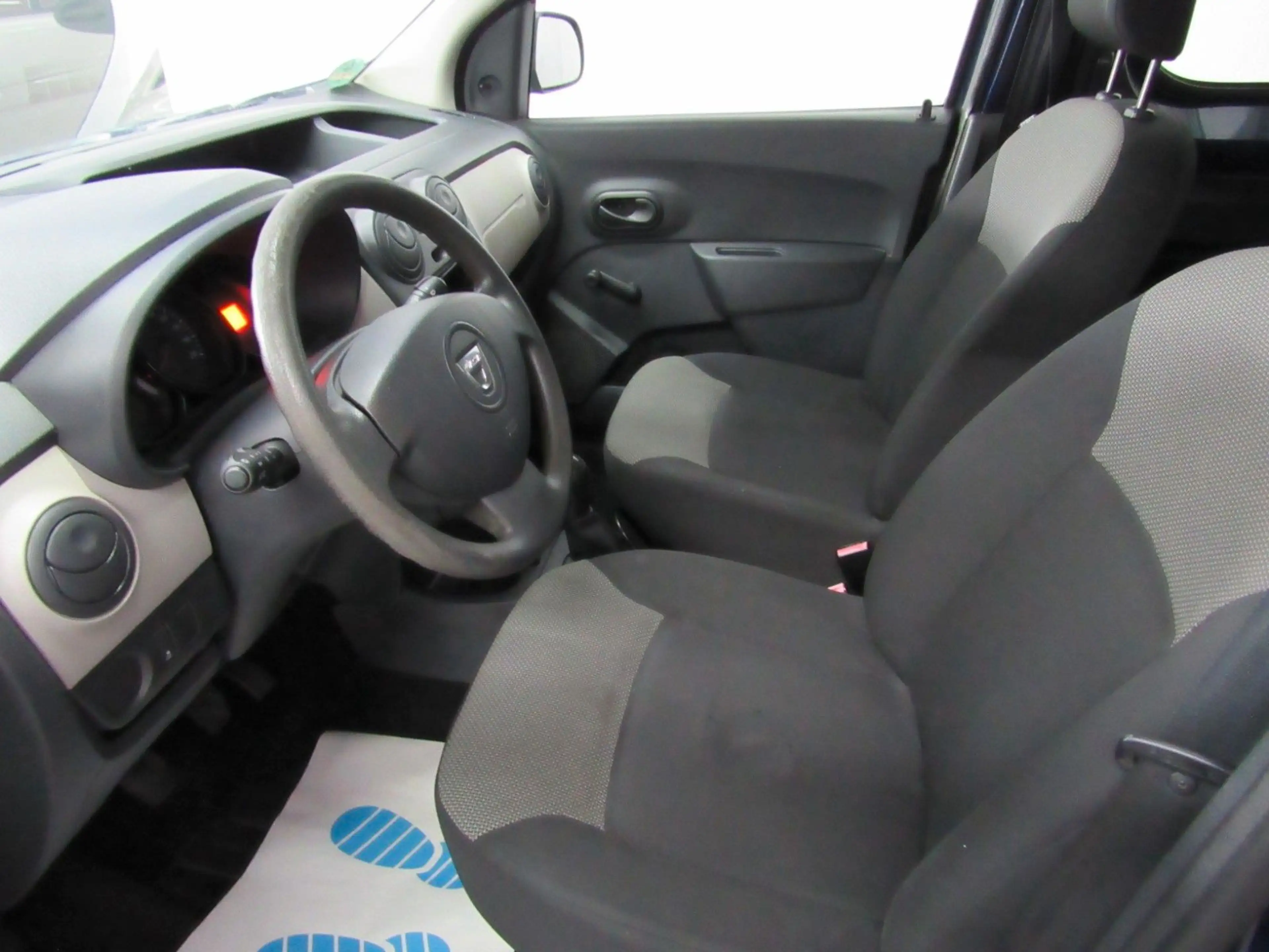 Dacia Dokker Essentiel 5 Sitzer TÜV 06.2027++++ — photo 8