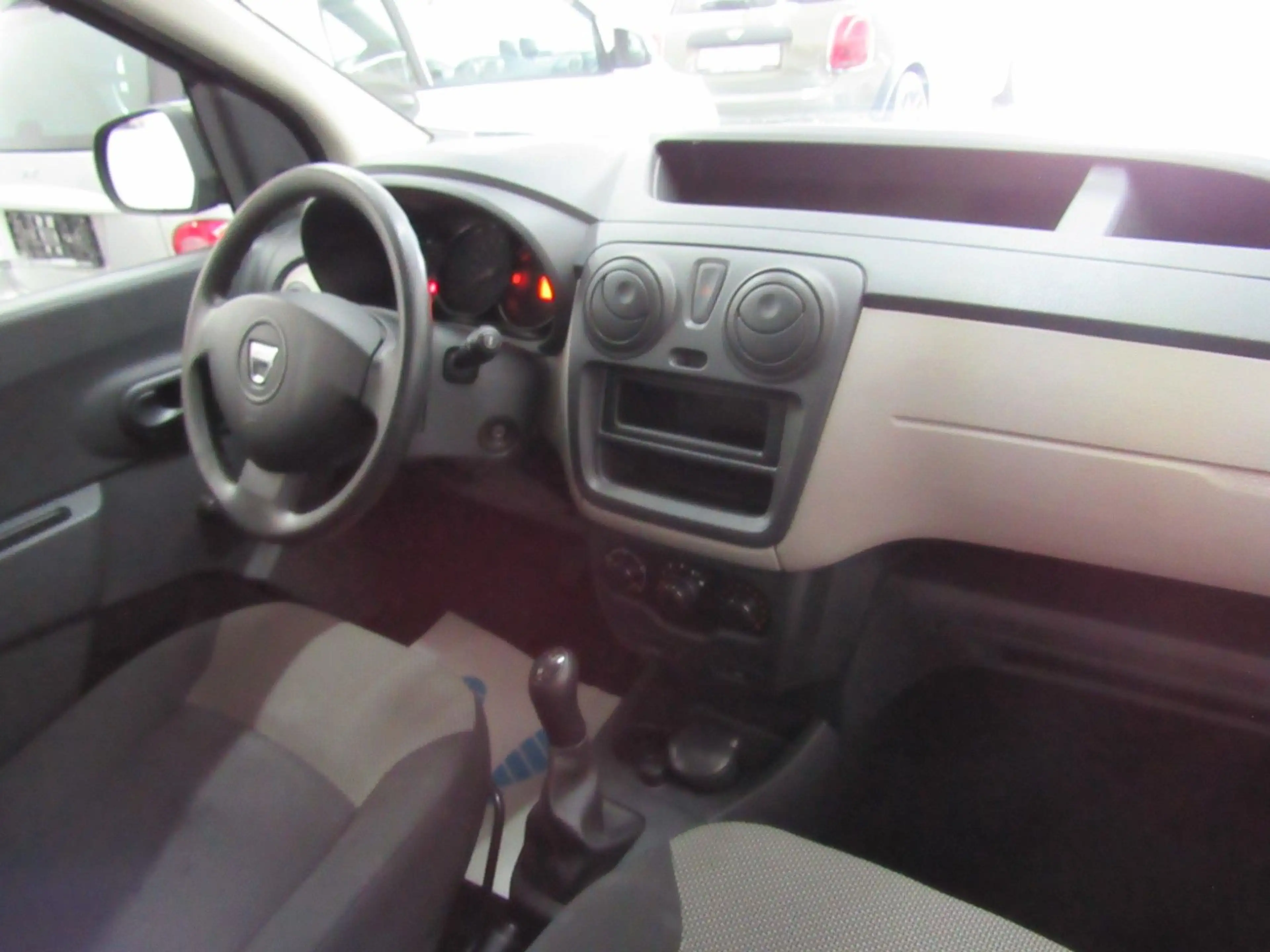 Dacia Dokker Essentiel 5 Sitzer TÜV 06.2027++++ — photo 11
