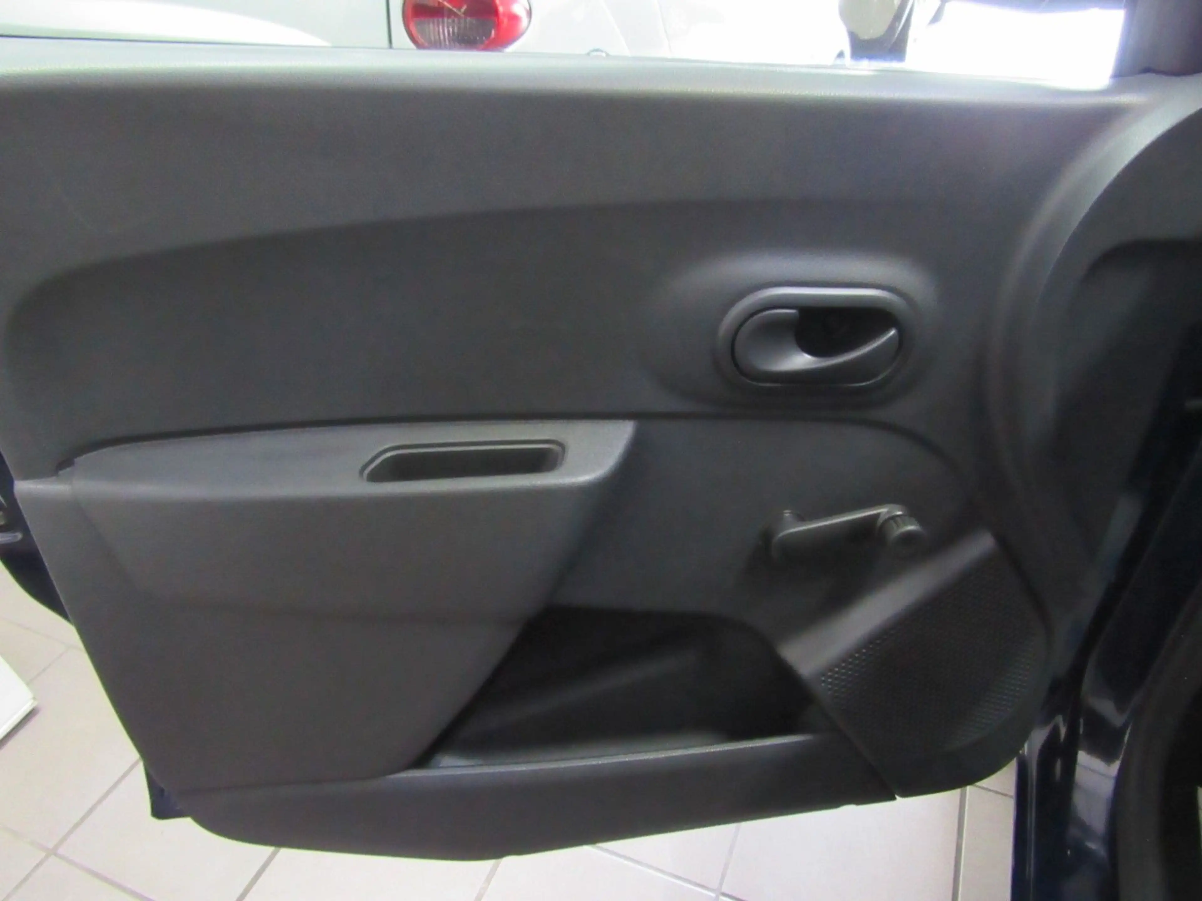Dacia Dokker Essentiel 5 Sitzer TÜV 06.2027++++ — photo 7
