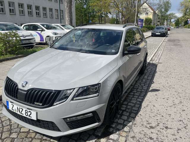 Skoda Octavia Combi 2.0 TSI DSG RS
