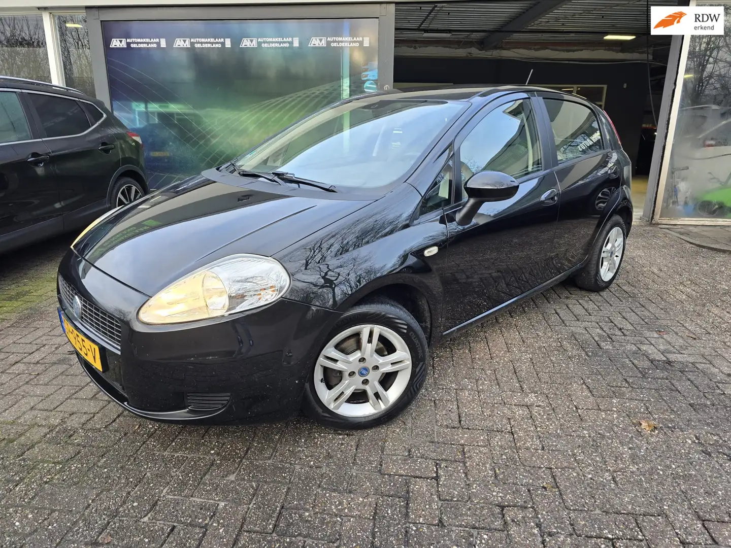 Fiat Grande Punto 1.4 Active INRUILKOOPJE | AIRCO | ZO MEE NEMEN | Schwarz - 1